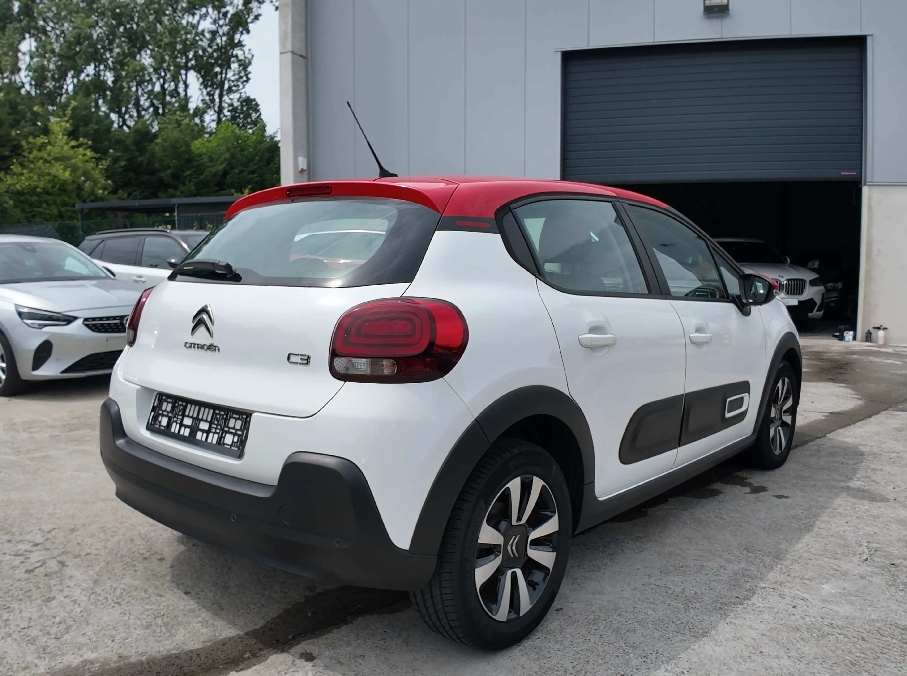 Citroen C3 1.2 Shine EAT6 110CV Airco/Navi/Led/Airbump TVA — photo 3