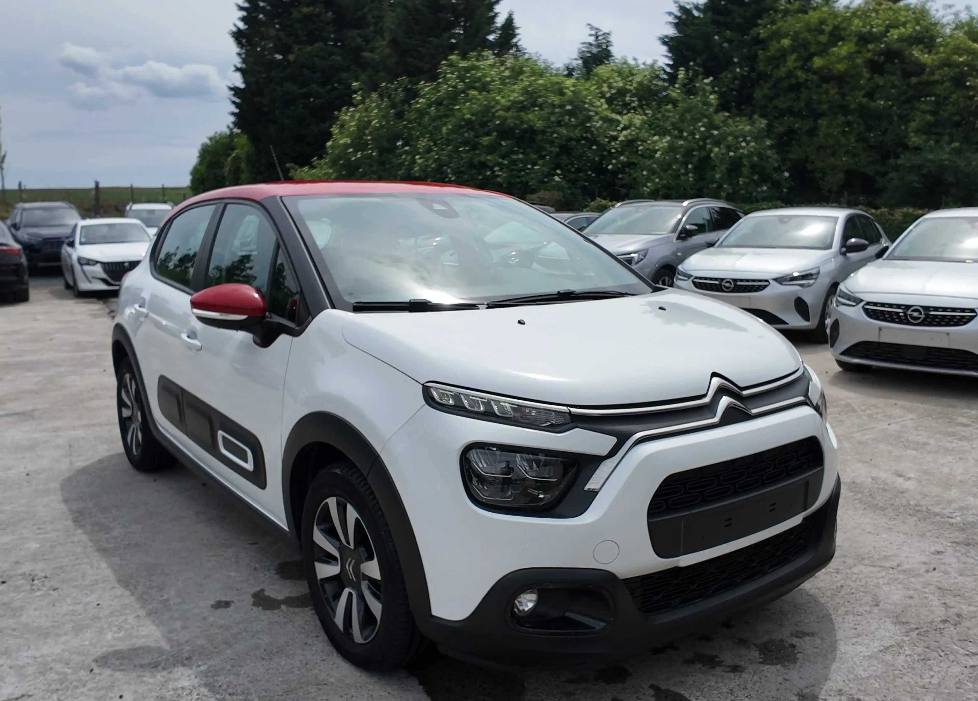 Citroen C3 1.2 Shine EAT6 110CV Airco/Navi/Led/Airbump TVA — photo 4