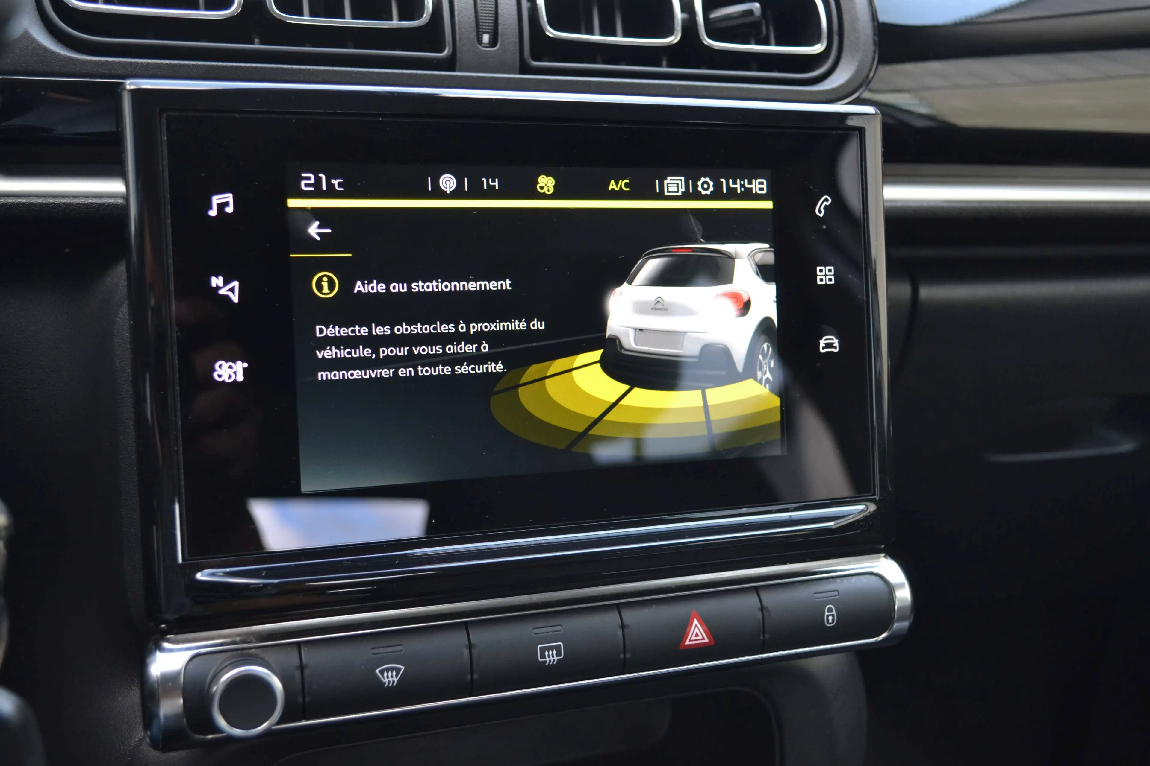 Citroen C3 1.2 Shine EAT6 110CV Airco/Navi/Led/Airbump TVA — photo 13