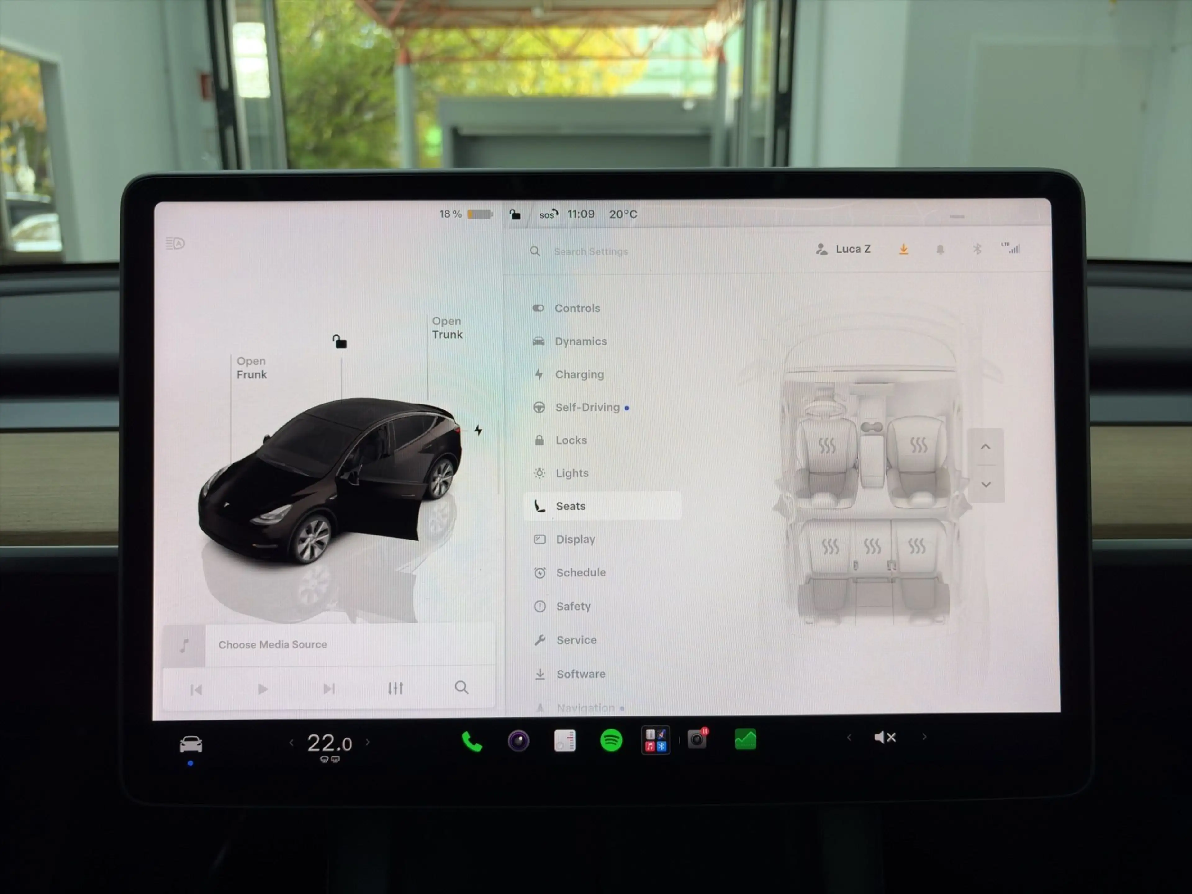 Tesla Model Y AWD 75kWh Maximale Reichweite Dual AWD — photo 11