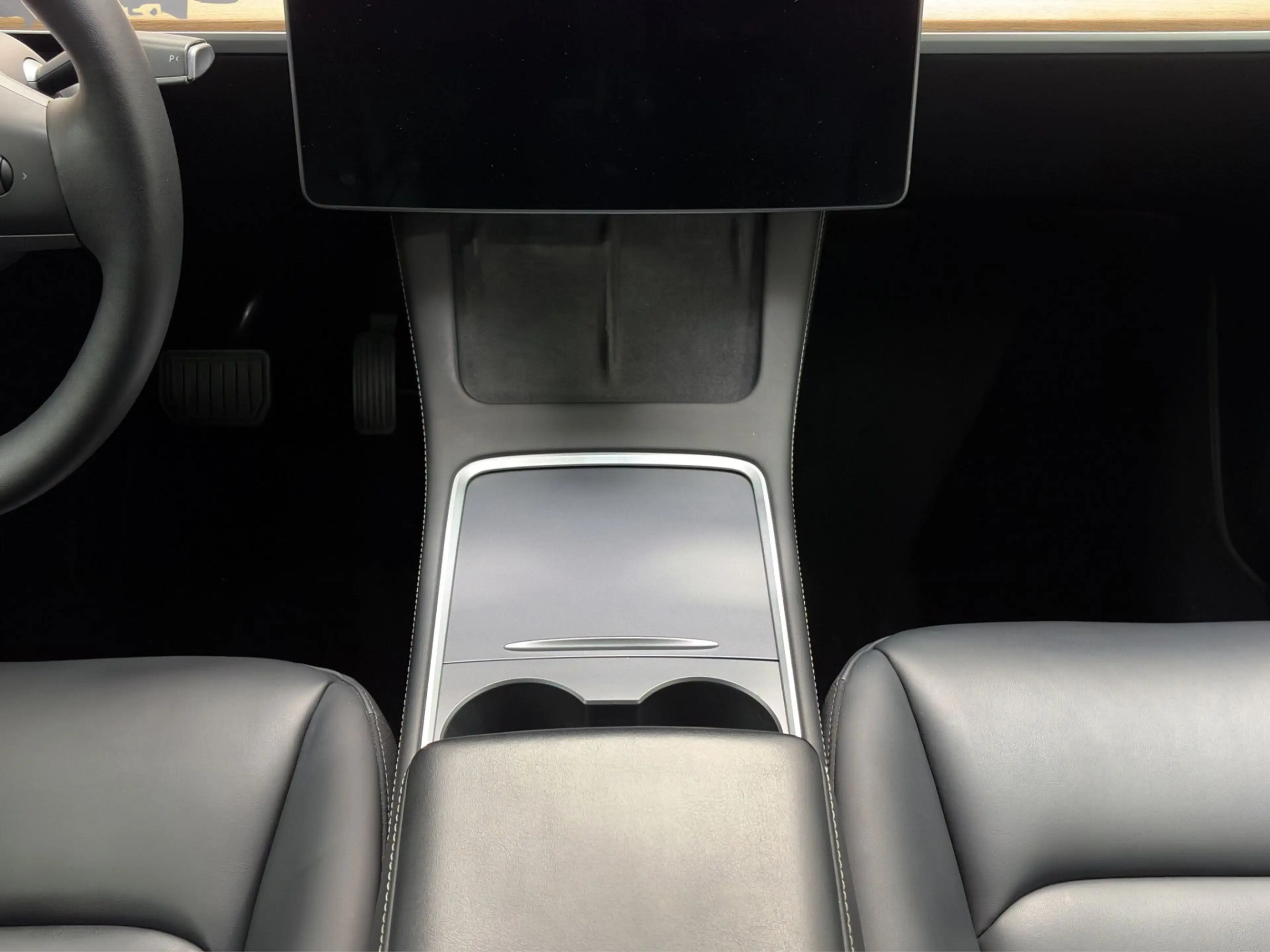 Tesla Model Y AWD 75kWh Maximale Reichweite Dual AWD — photo 12