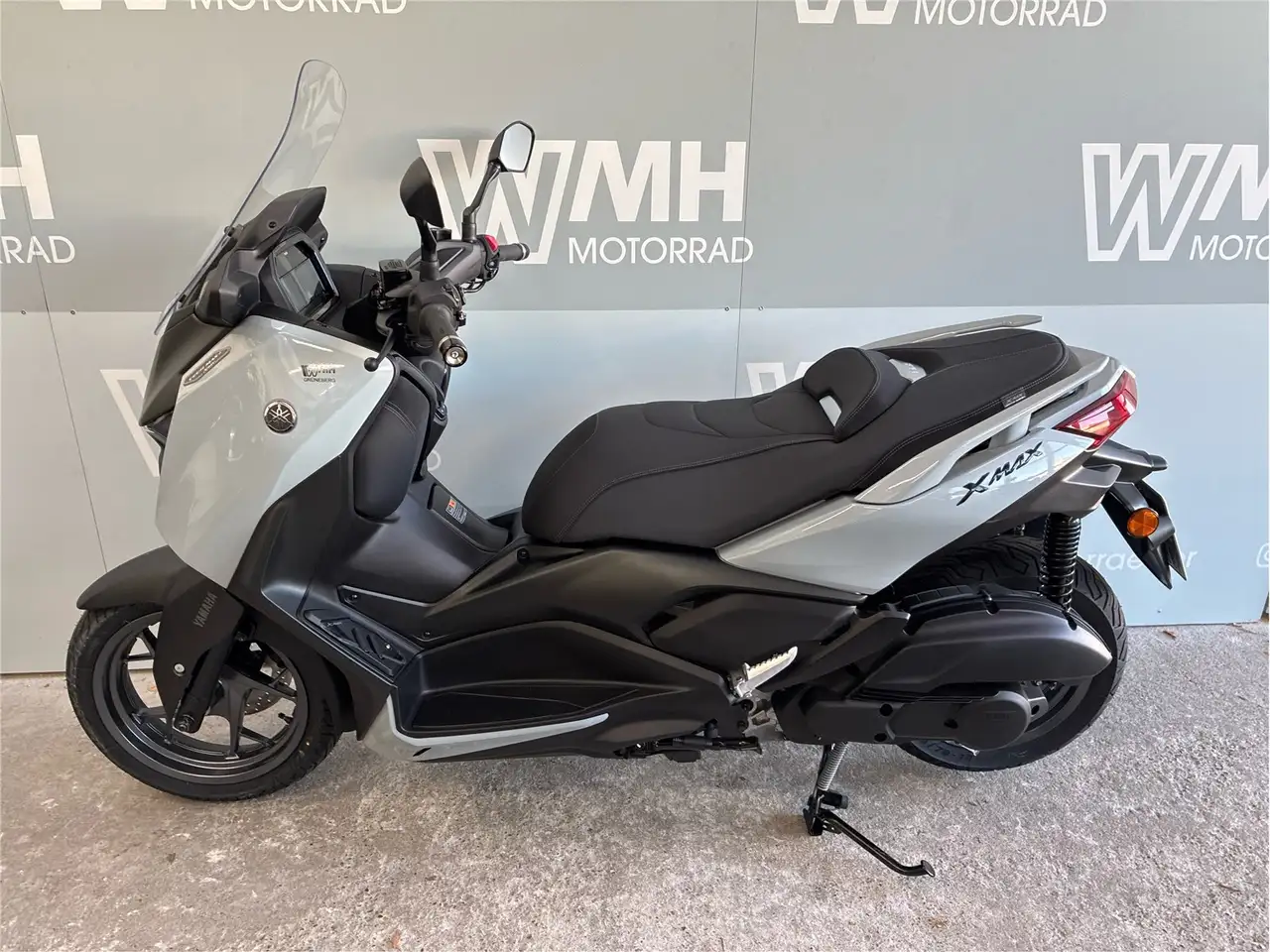 Yamaha X-Max 125