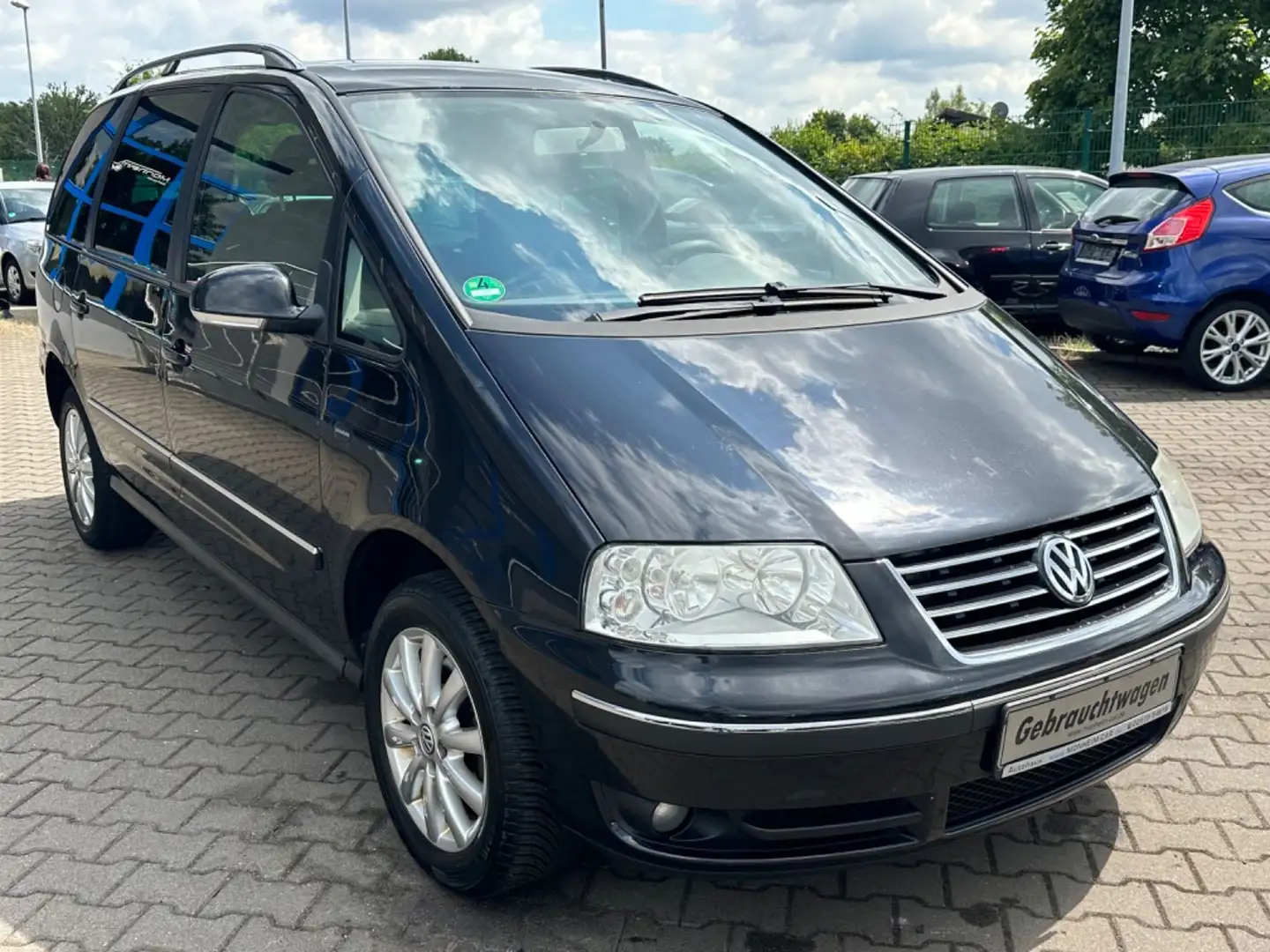 Volkswagen Sharan 1.9TDI 96kW Highline 7 Sitzer Nero - 2