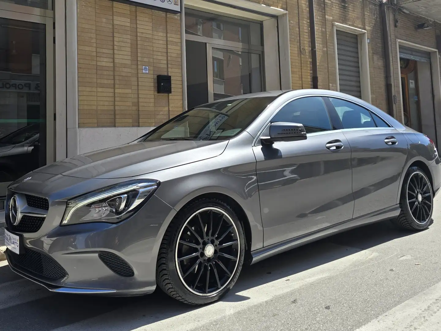 Mercedes-Benz CLA 200 200 d 136 cv Automatic Sport Grigio - 1