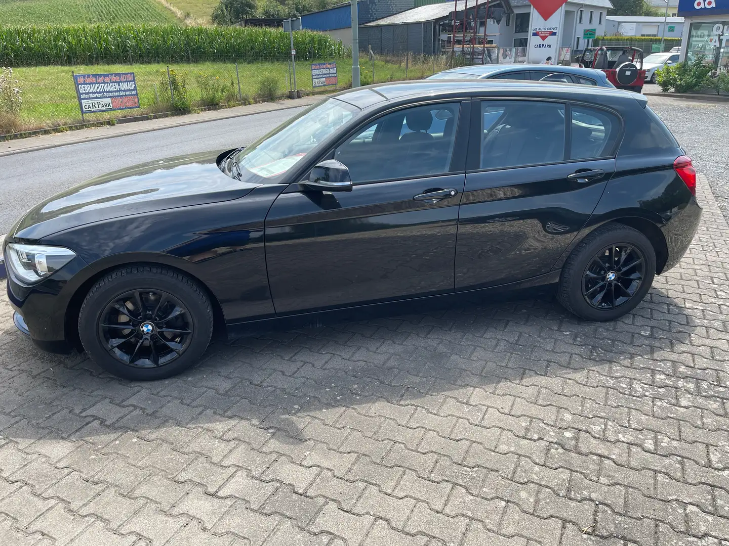 BMW 120 d Sport-Line Tempomat Navi Einparkhilfe Schwarz - 1