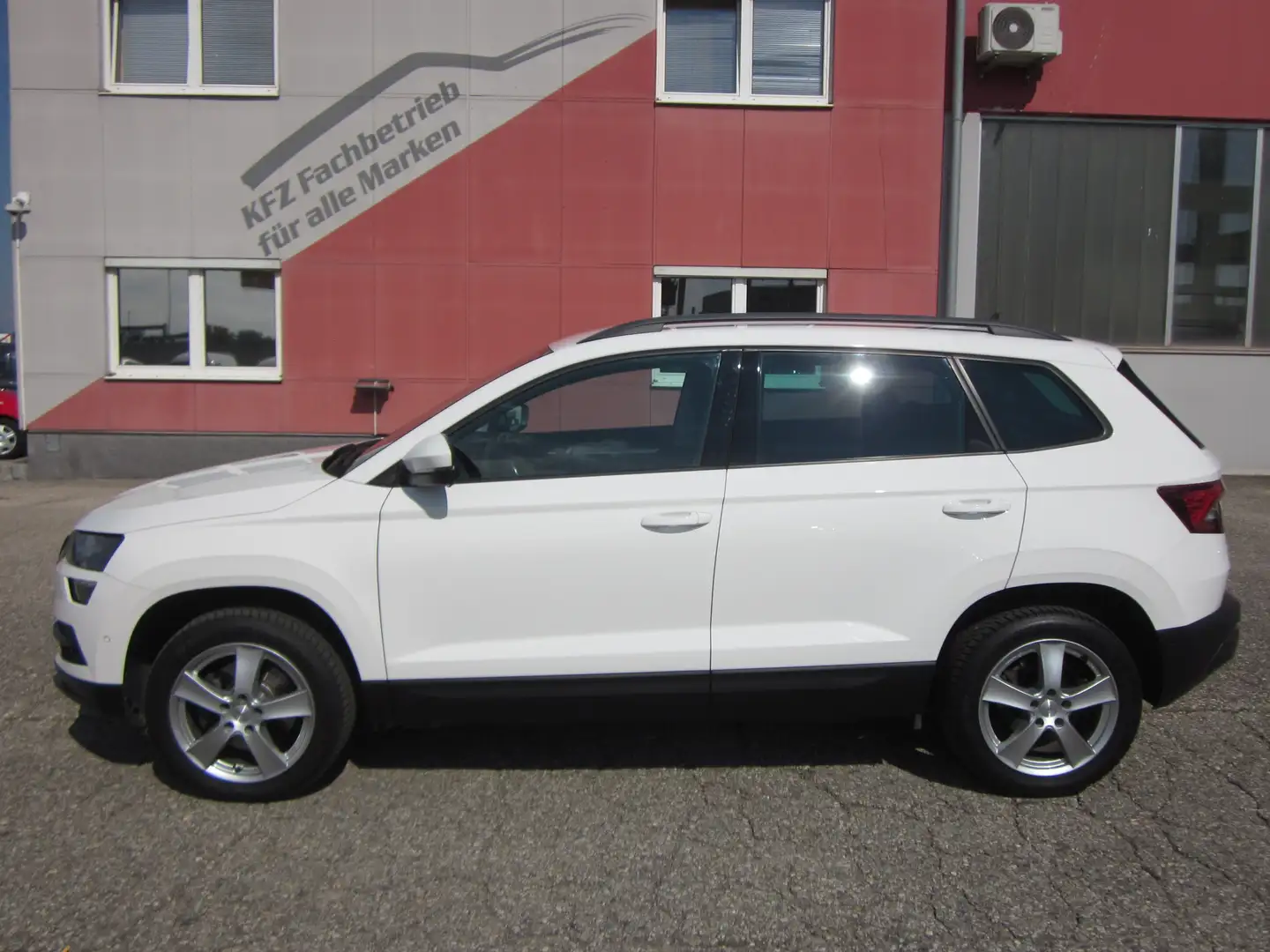 Skoda Karoq Karoq 2,0 TDI Sportline Sportline Weiß - 2