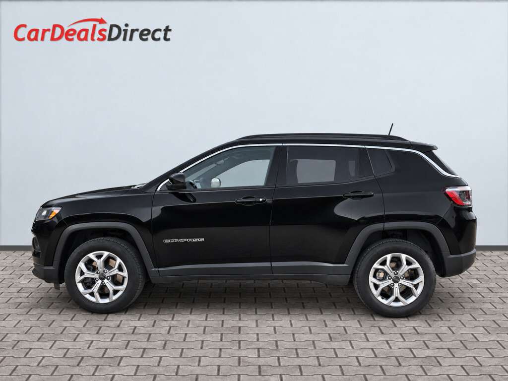 2025 Jeep Compass NORTH 4x4 | Leather | Panoramic Sunroof | Heated S — снимка 3