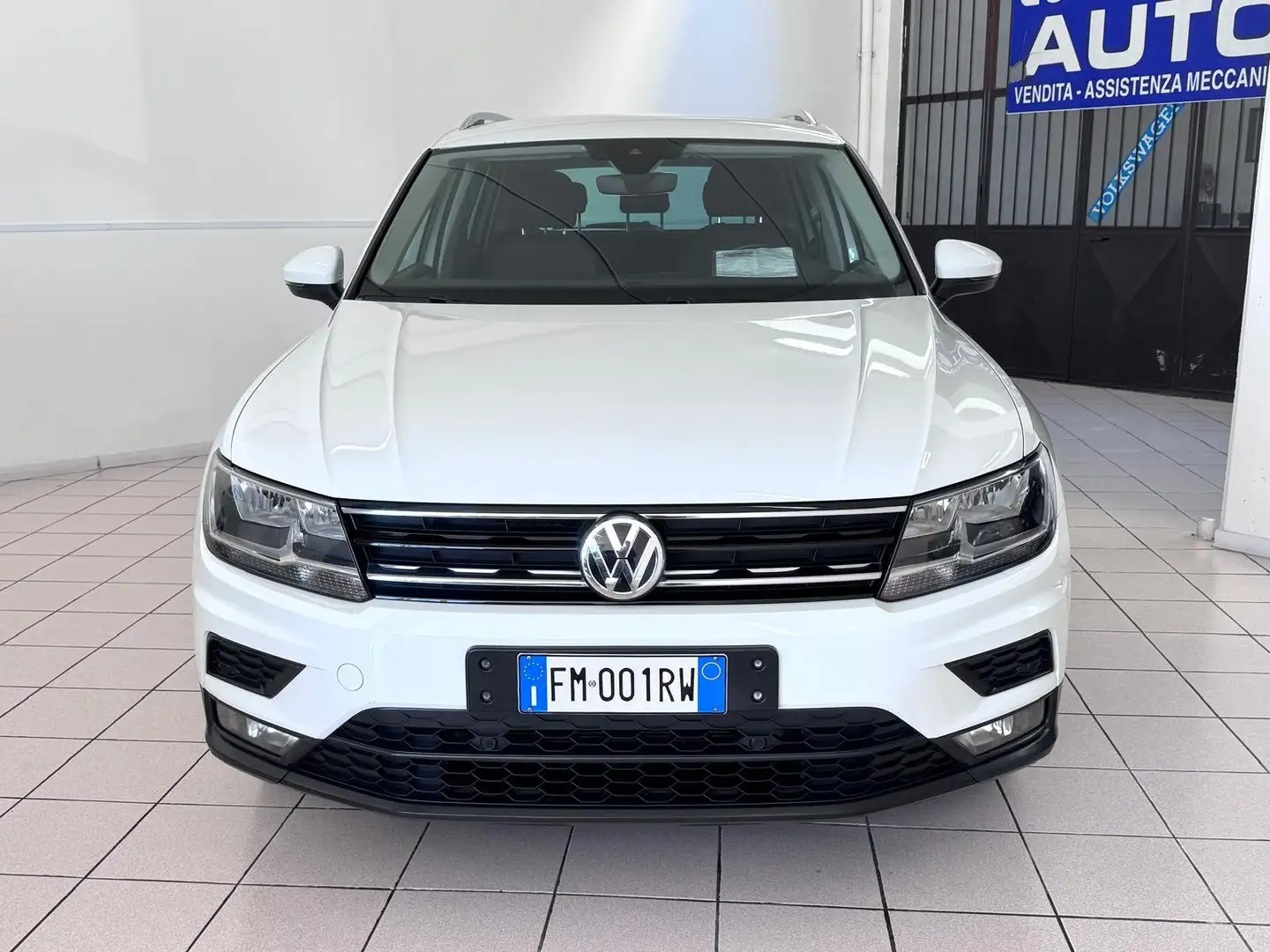 Volkswagen Tiguan Tiguan 1.6 TDI 115cv BLACK FRIDAY Bianco - 2