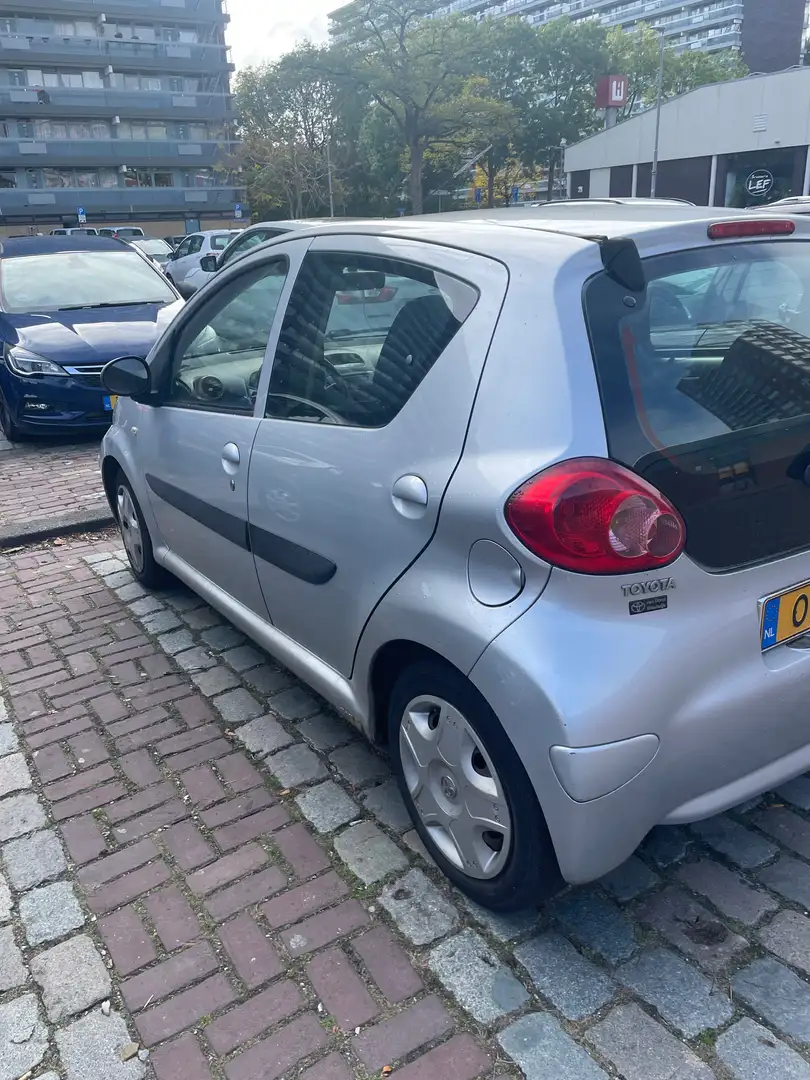 Toyota Aygo Aygo 1.0-12V + Zilver - 2