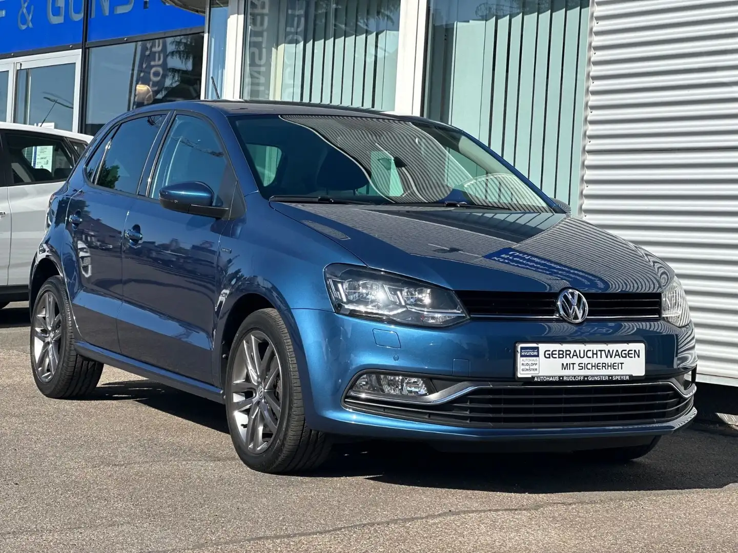 Volkswagen Polo V 1,0  NAVI/LED/SHZ/KLIMAA./8-FACH/GARANTIE Blau - 2