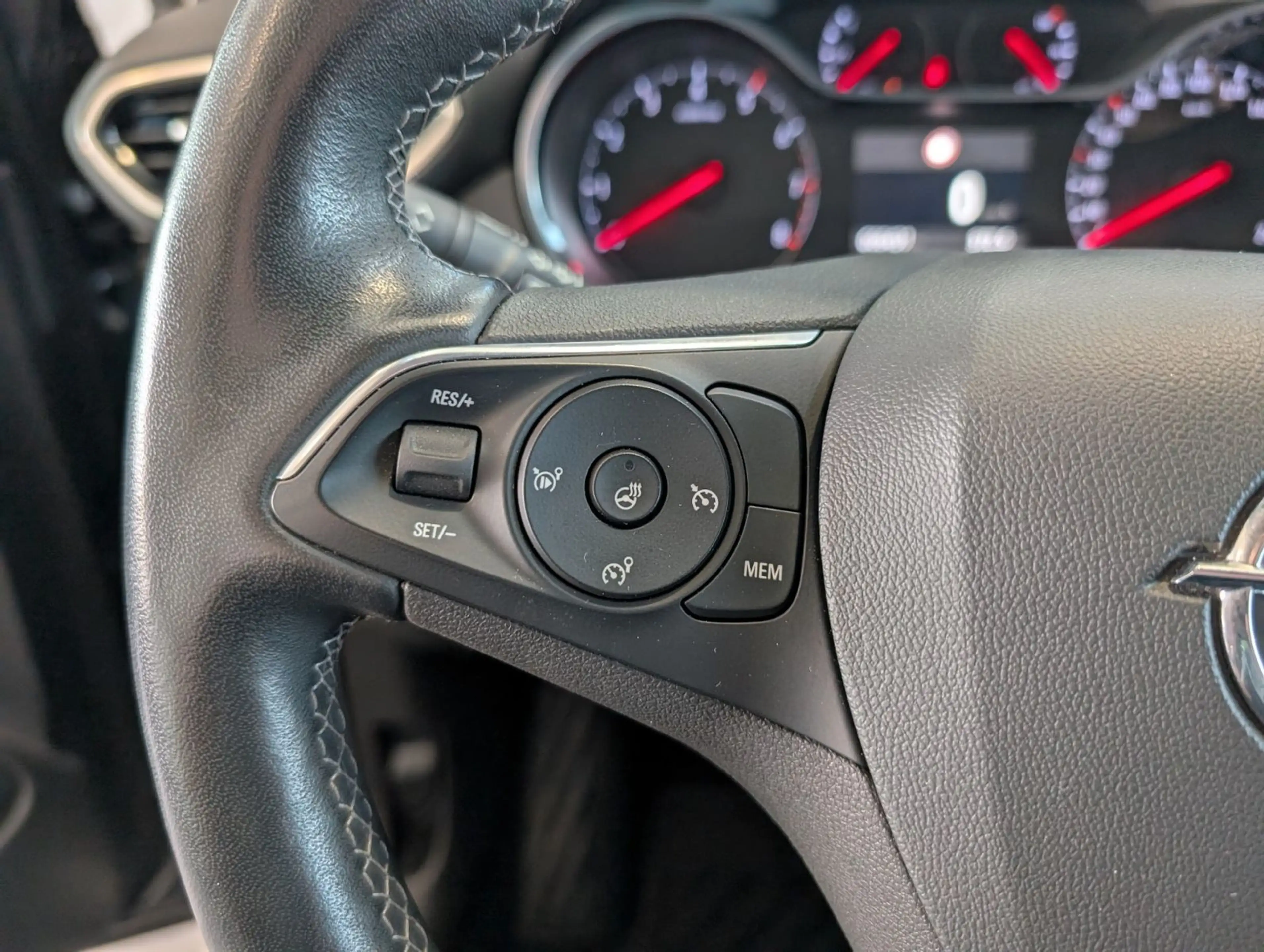 Opel Crossland X Crossland Leder SH LH Navi Android Apple Kamera — photo 11