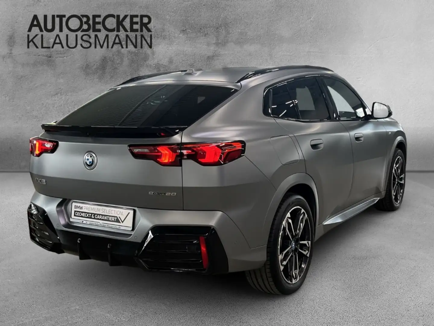 BMW X2 eDrive20 M Sport 19'' HUD AHK-klappbar El. Panodac Grijs - 2