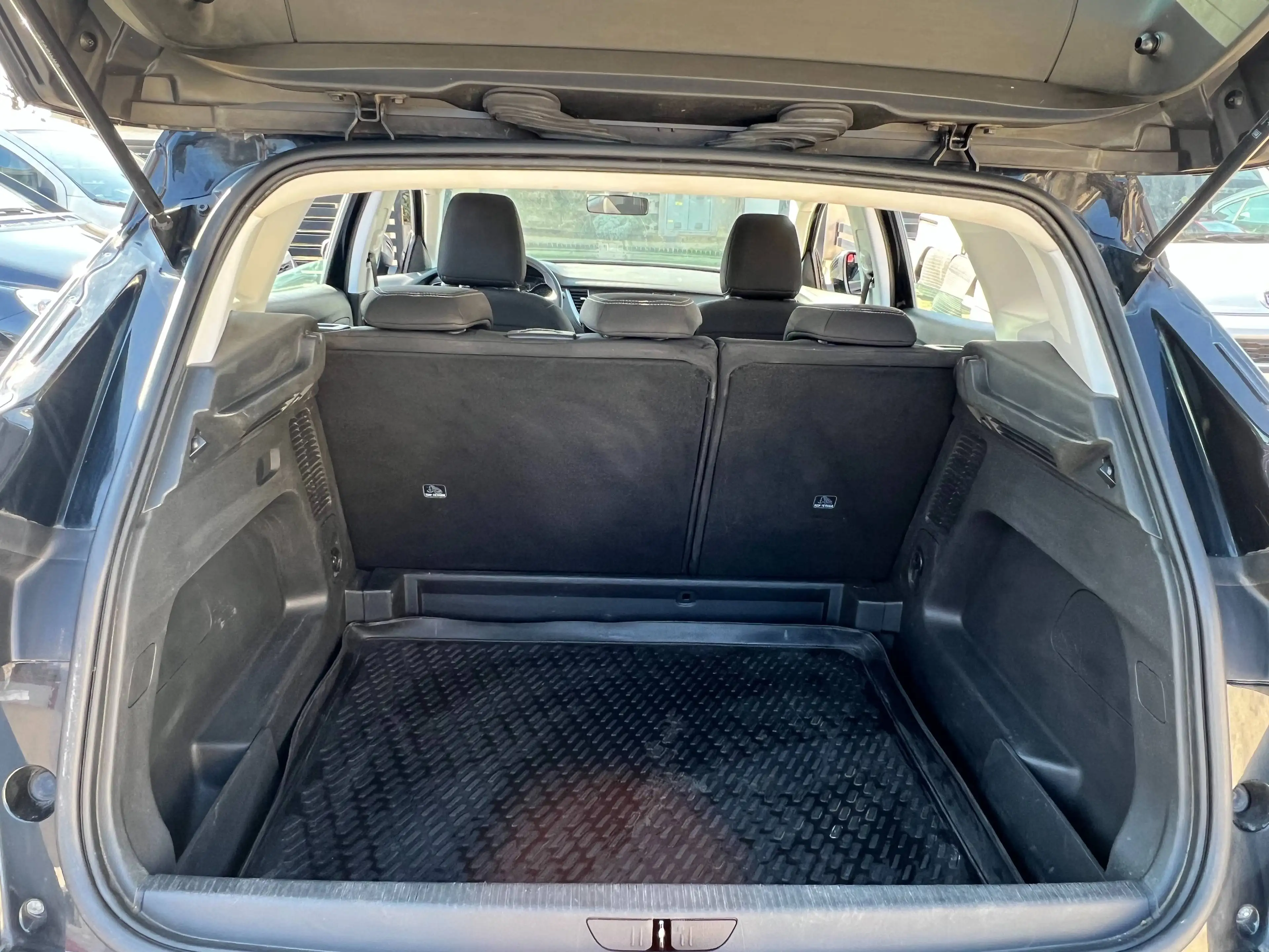 Opel Grandland X 1,2 Turbo Design Line — photo 7