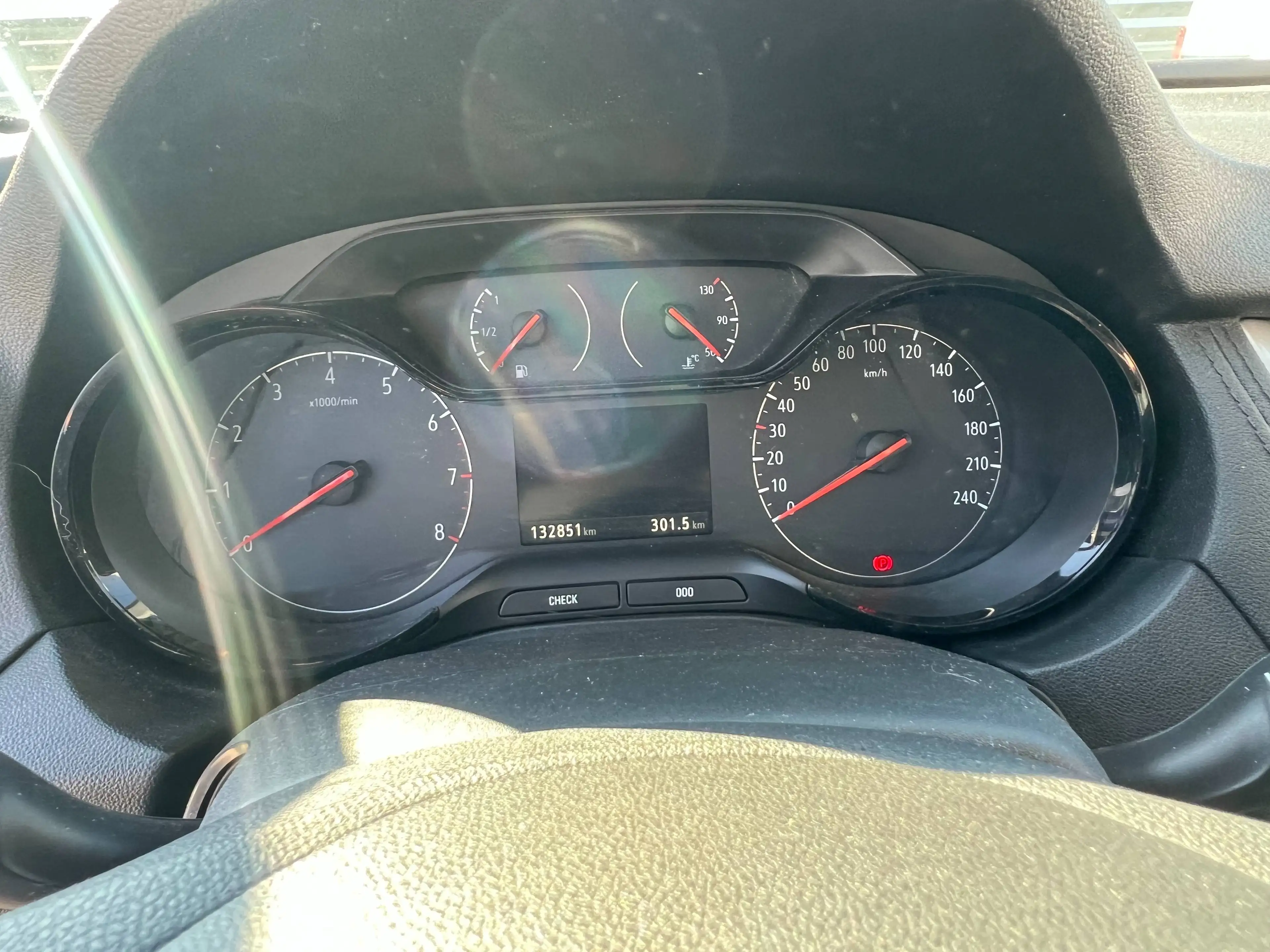Opel Grandland X 1,2 Turbo Design Line — photo 14