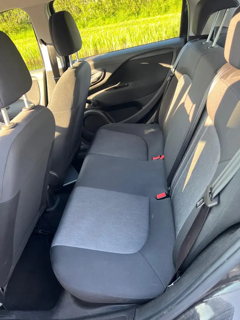 Fiat Punto Punto 0.9 TwinAir Pop Zwart - 2