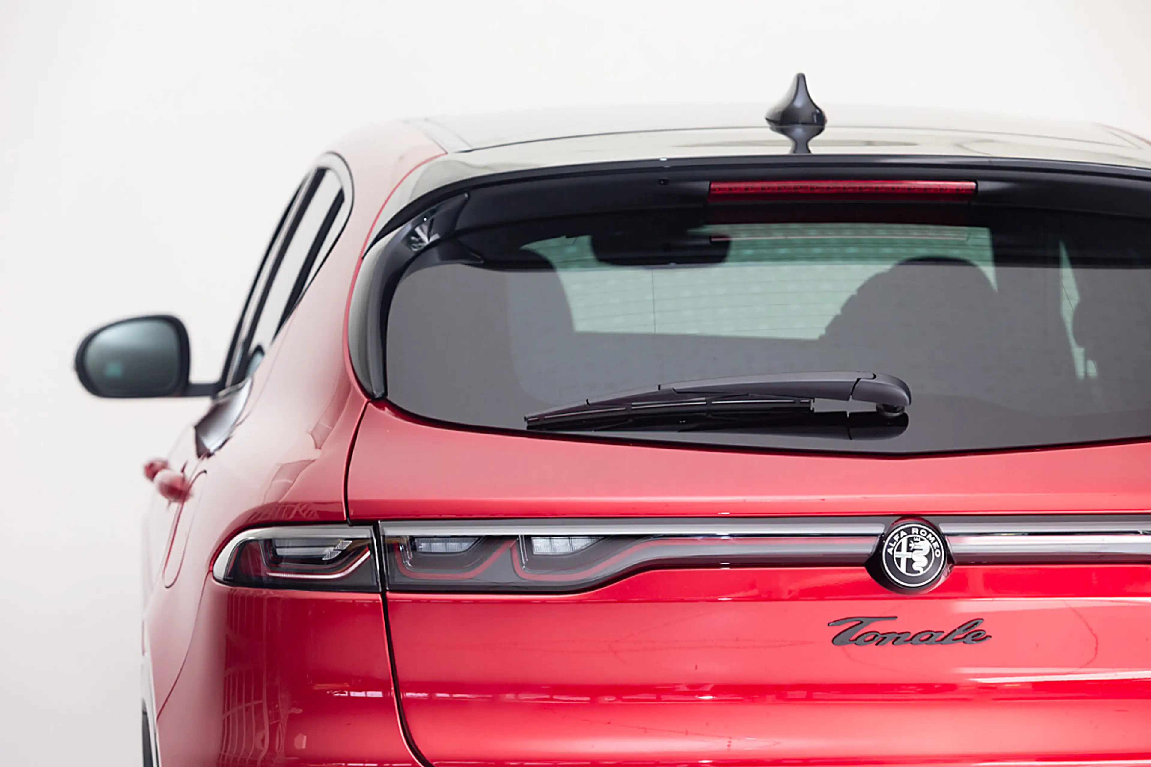 Alfa Romeo Tonale 1.3 T4 PHEV VGT e-AWD — photo 3