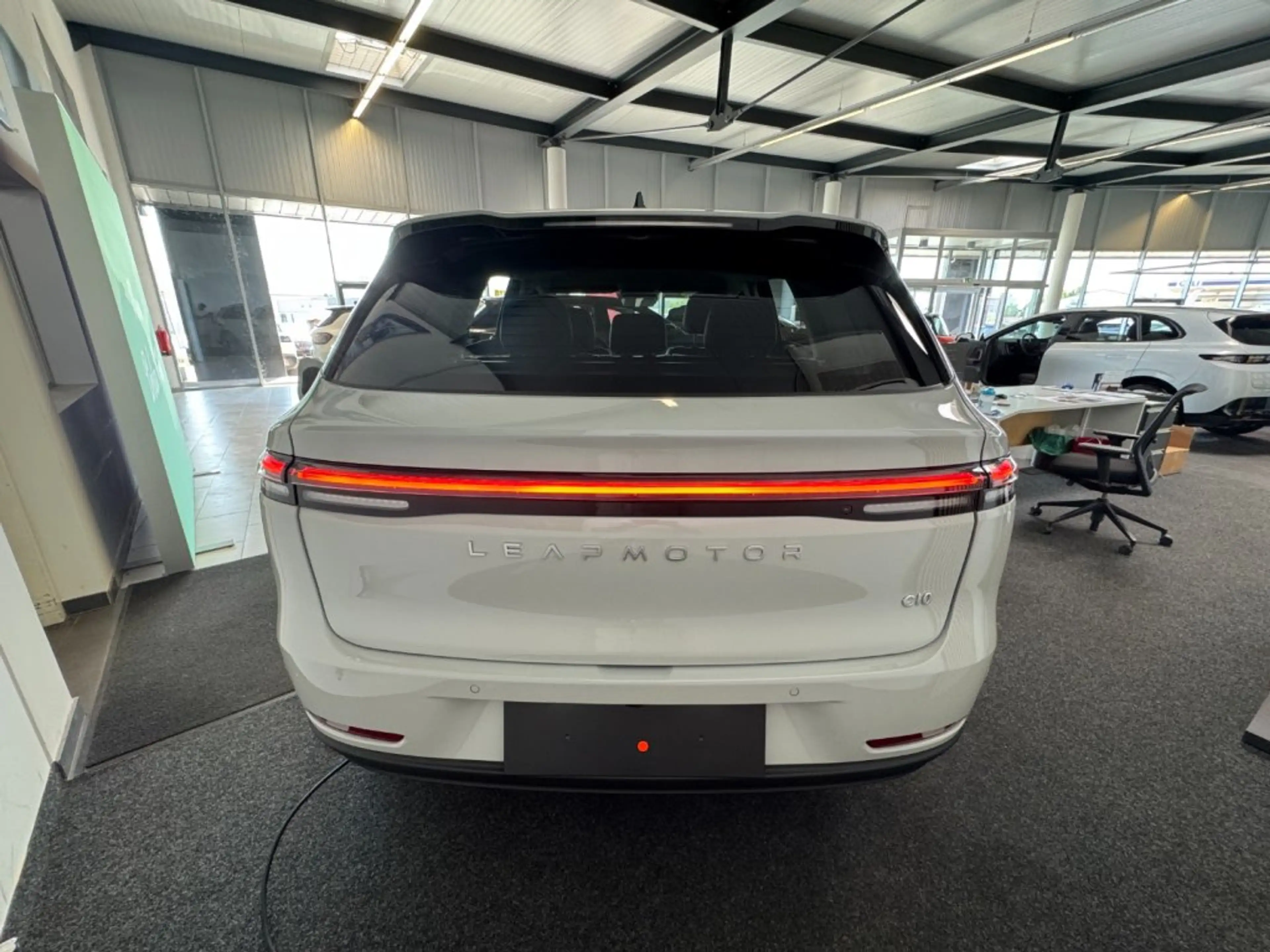 Leapmotor C10 Design Promax 82kWh — photo 3