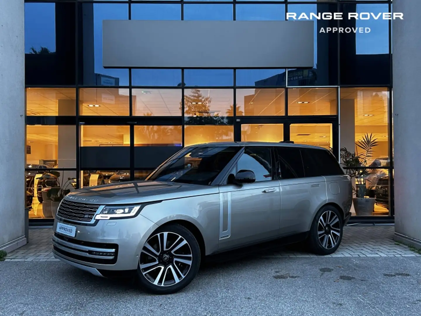 Land Rover Range Rover 3.0 P510e 510ch PHEV Autobiography SWB - 1
