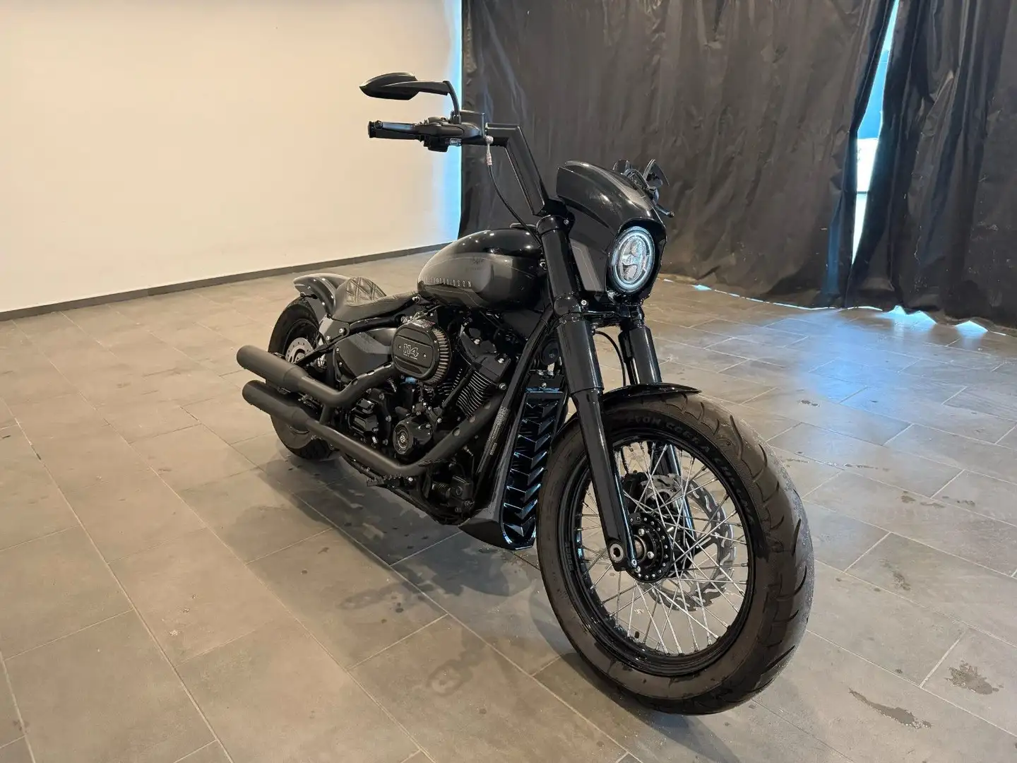 Harley-Davidson Street Bob 114 /  1HD1... Nero - 2