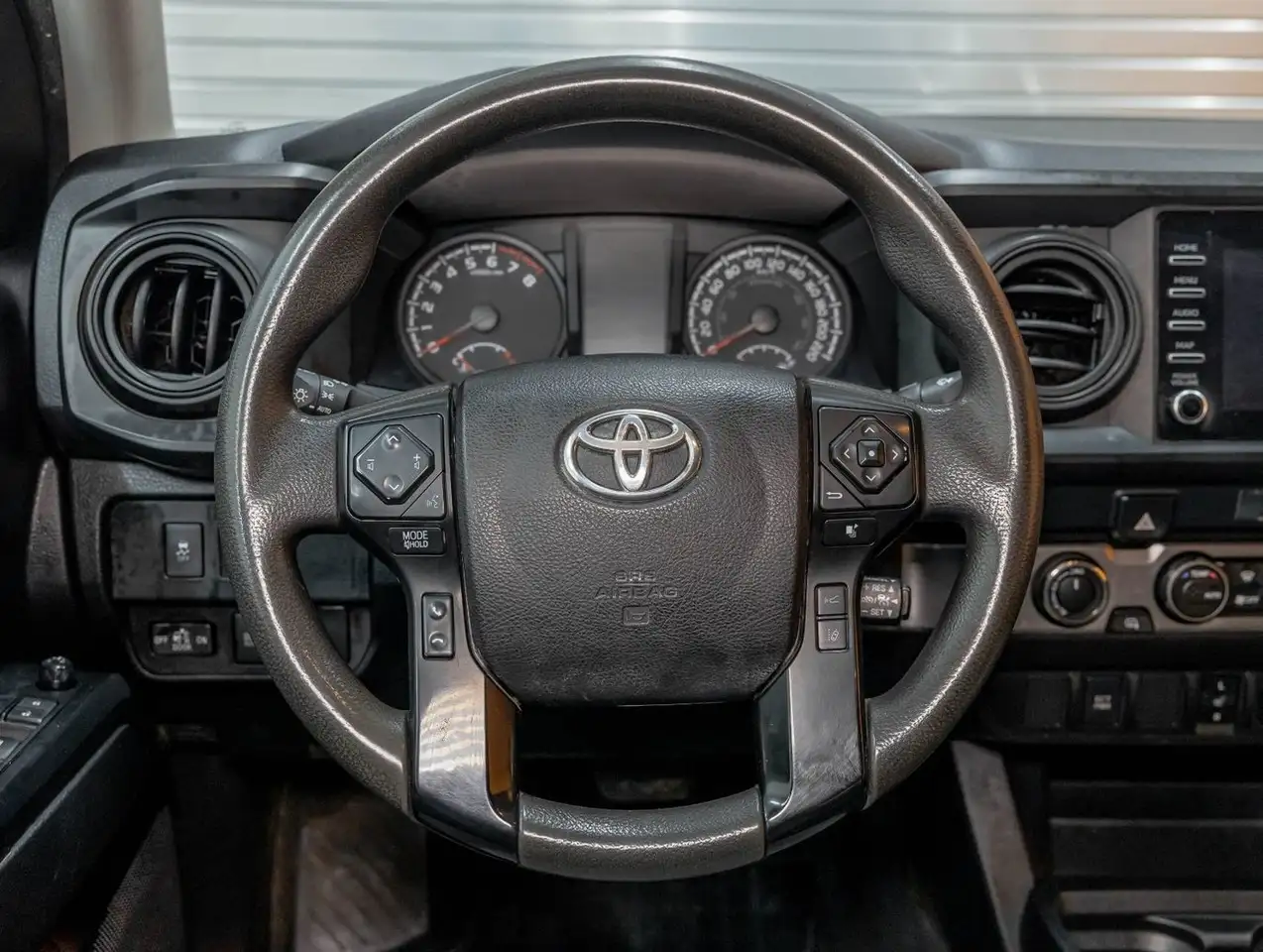 Toyota Tacoma снимка Toyota Tacoma