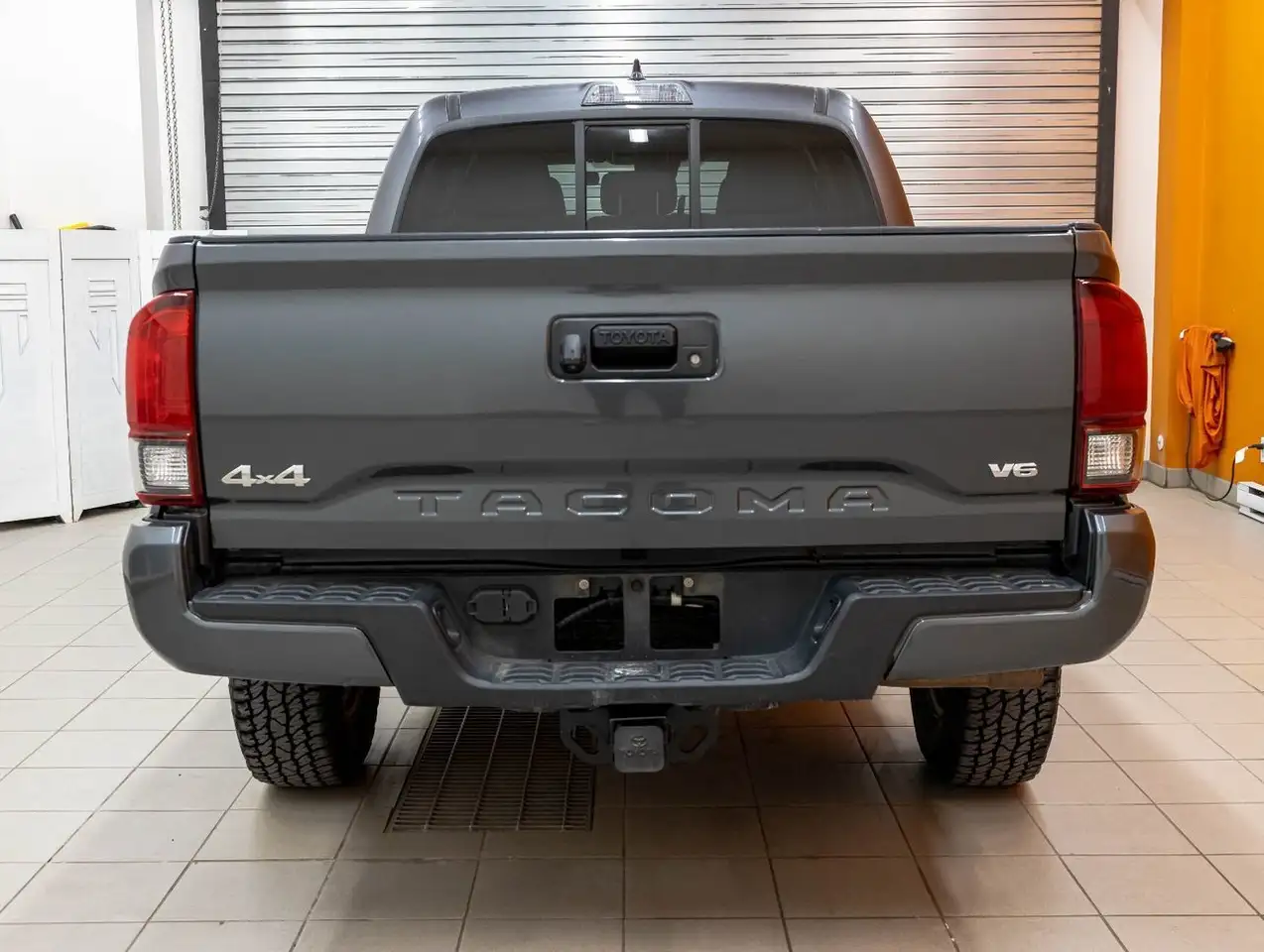 Toyota Tacoma снимка Toyota Tacoma