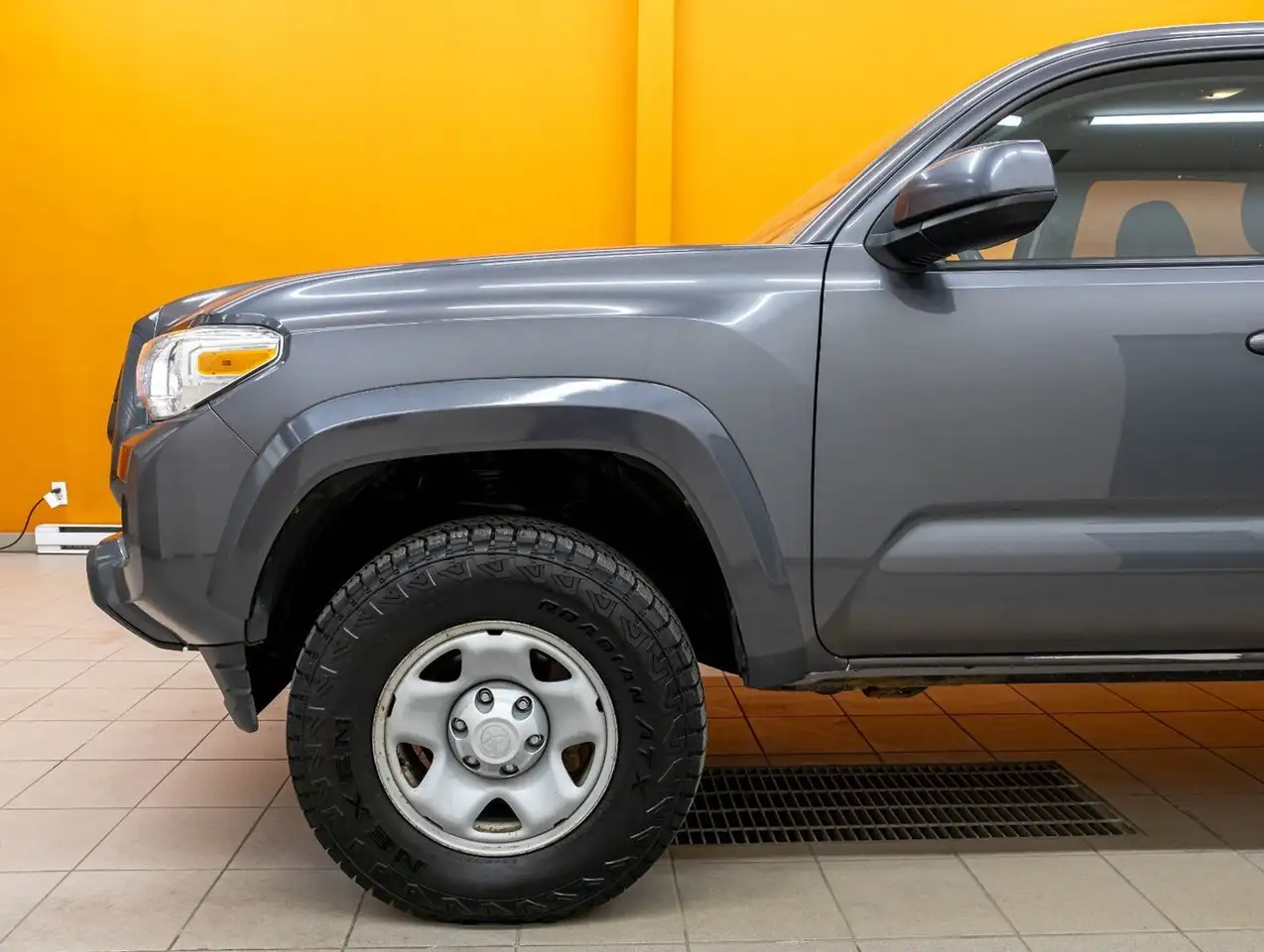 Toyota Tacoma снимка Toyota Tacoma