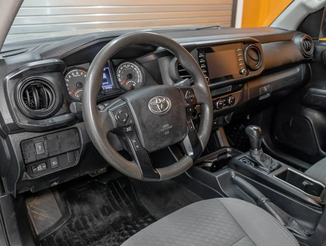 Toyota Tacoma снимка Toyota Tacoma