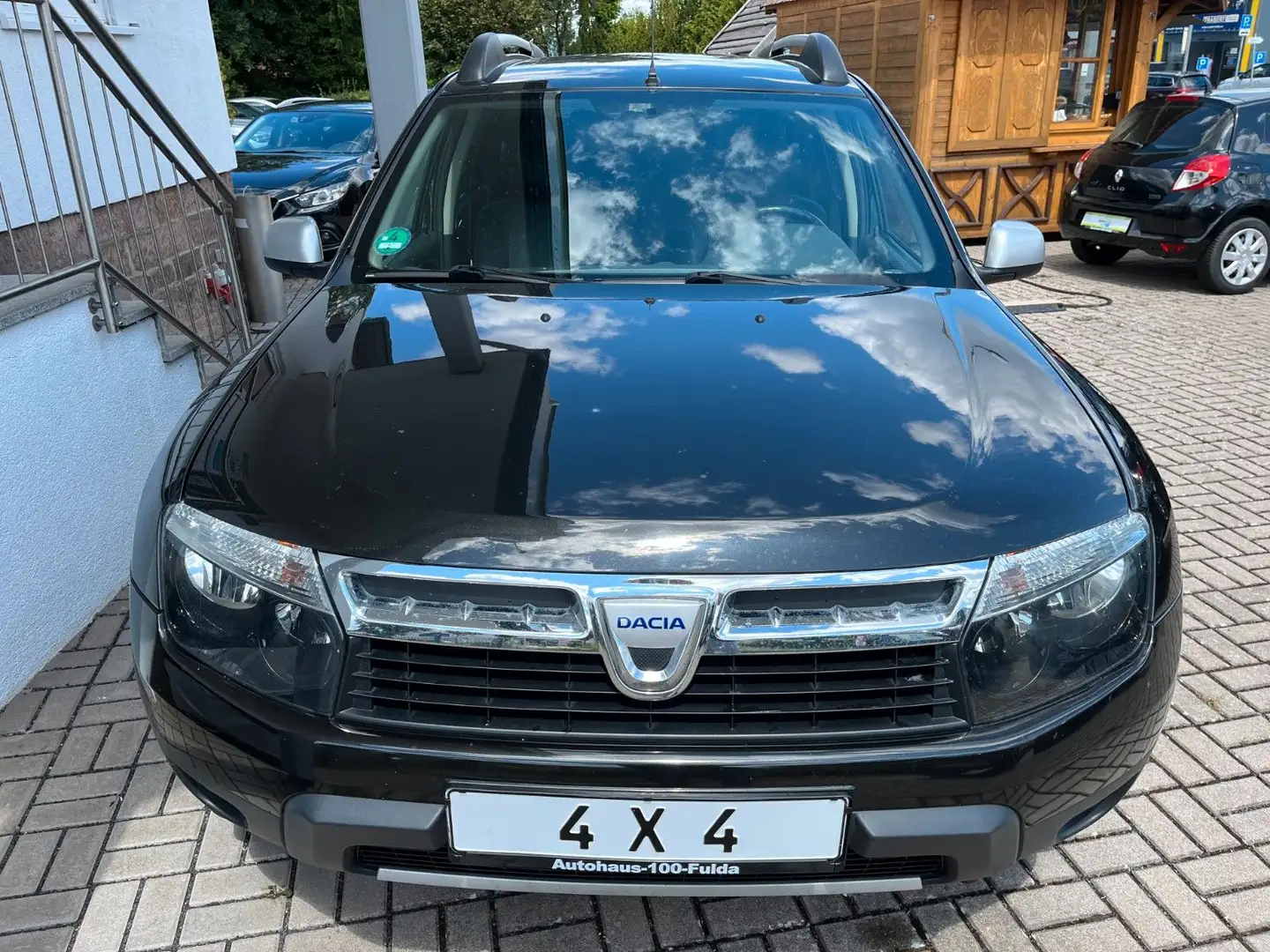 Dacia Duster I Prestige 4x4°Allrad°AHK°Alu°Klima°1.Hd° Schwarz - 2