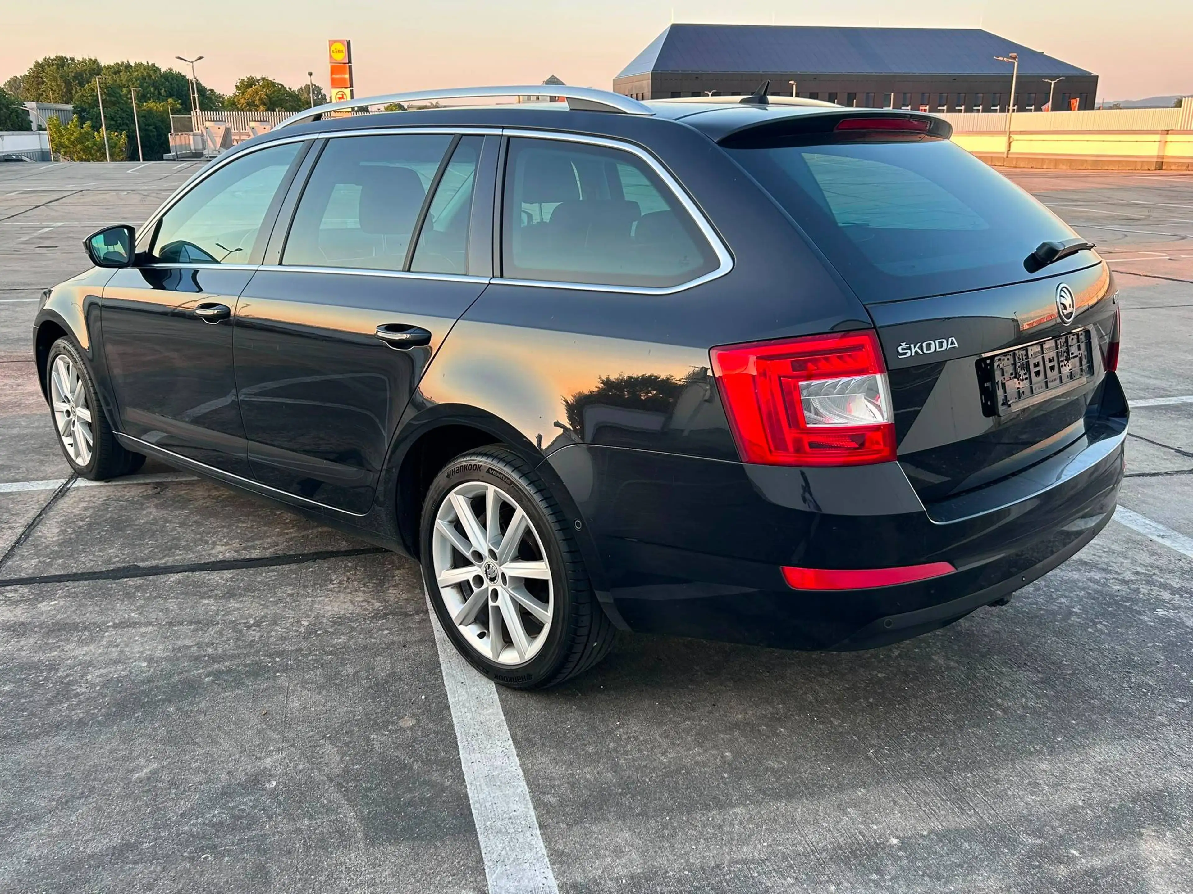 Skoda Octavia Style| Zahnriemen Neu|2,0TDI|150PS|AHK|DSG|NAVI|XENON| — photo 9