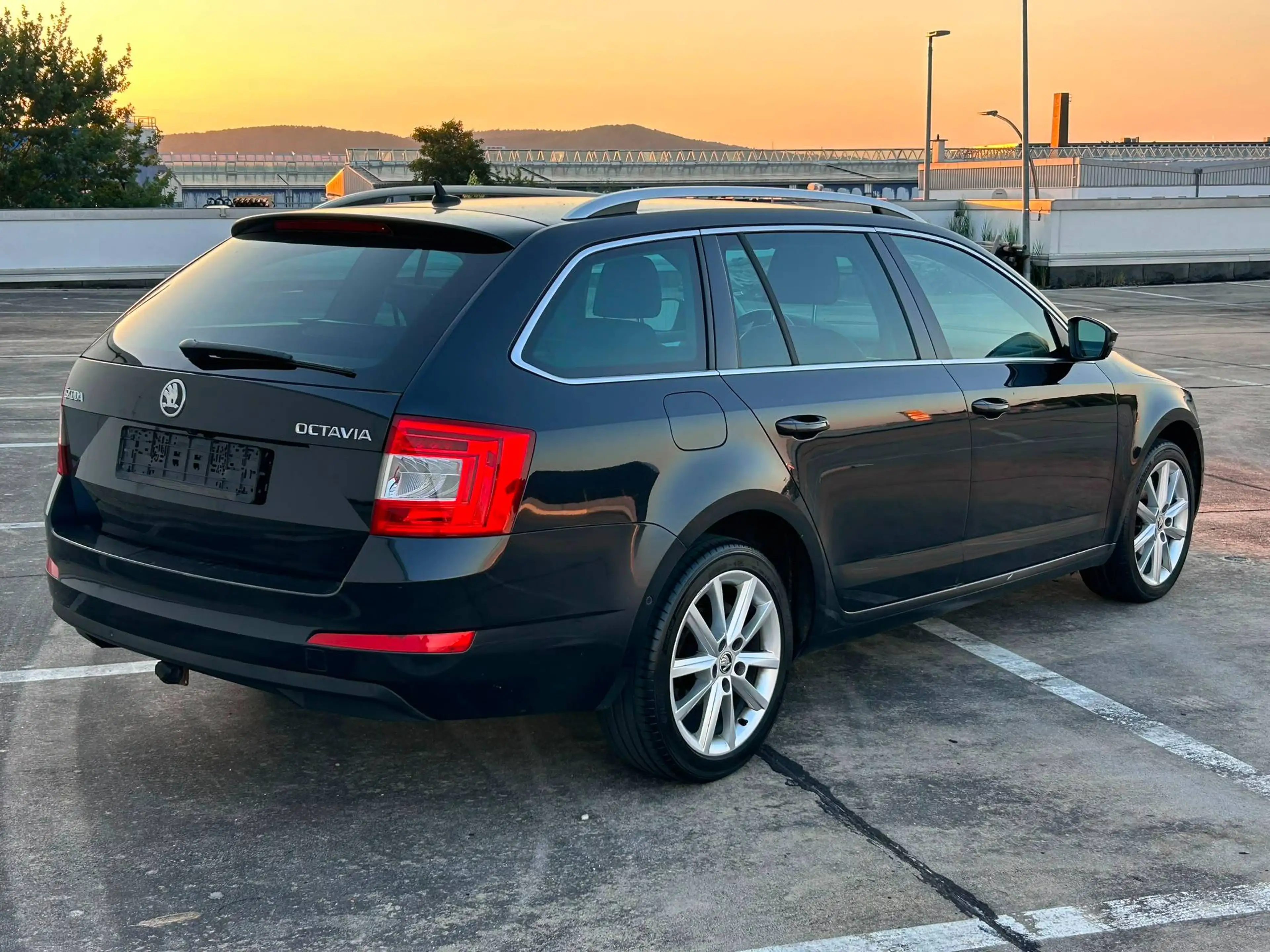 Skoda Octavia Style| Zahnriemen Neu|2,0TDI|150PS|AHK|DSG|NAVI|XENON| — photo 7
