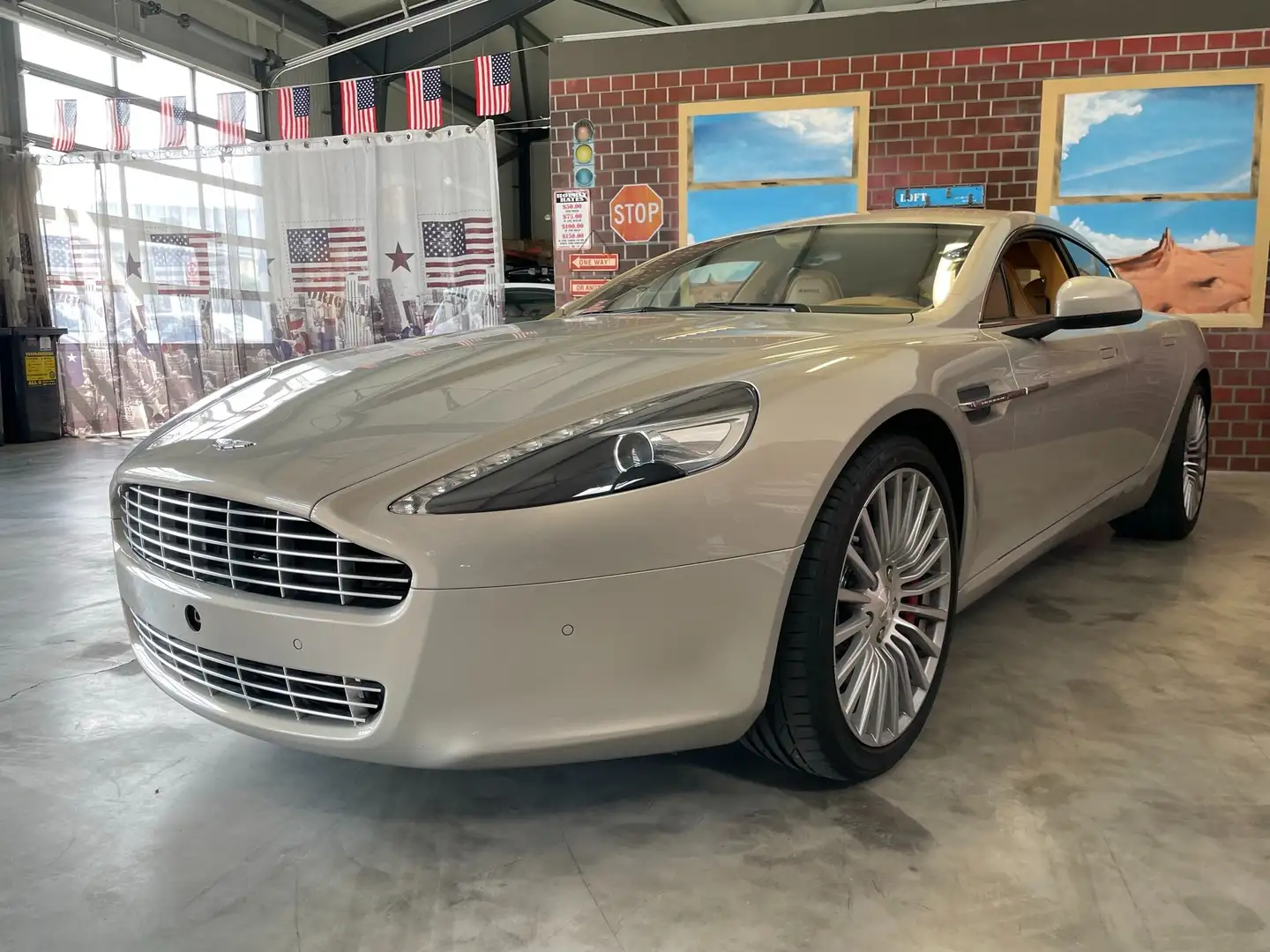 Aston Martin Rapide Luxe Argent - 1
