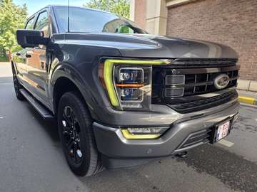 Lariat supercrew black edition 59995€ ex btw