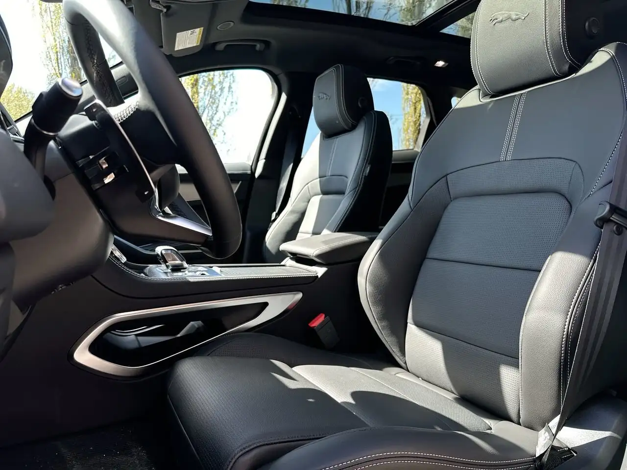 Jaguar F-Pace снимка Jaguar F-Pace