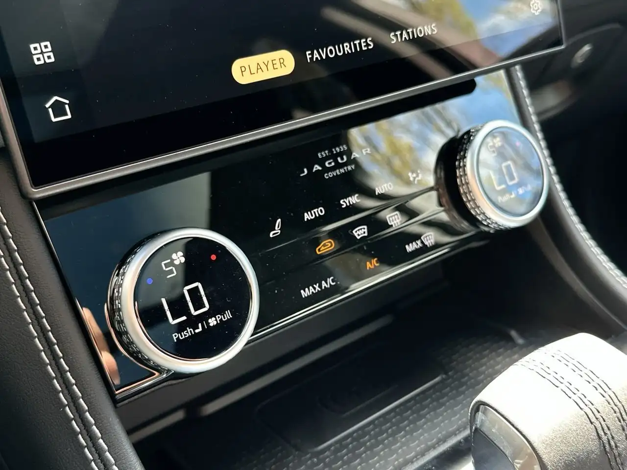 Jaguar F-Pace снимка Jaguar F-Pace