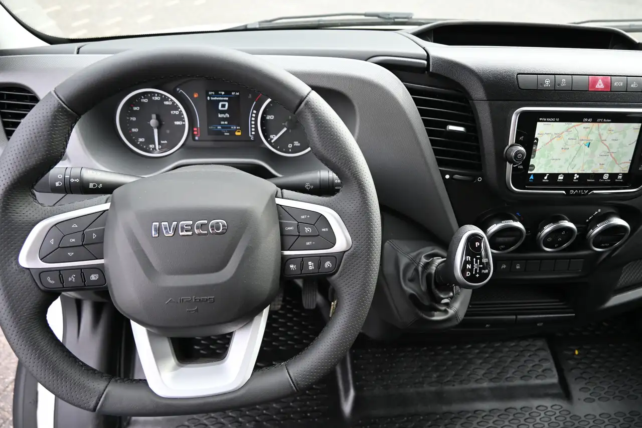 Iveco Daily 2023 — фото 15