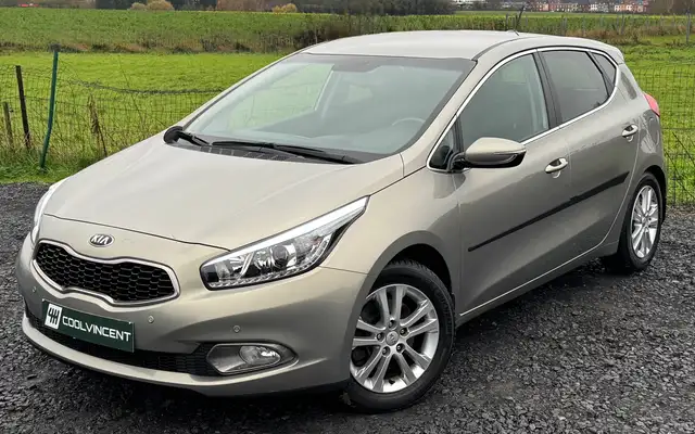 Kia Ceed / cee'd 1.4i CLIM + CAM  // 33.000km / Prêt à immatricul