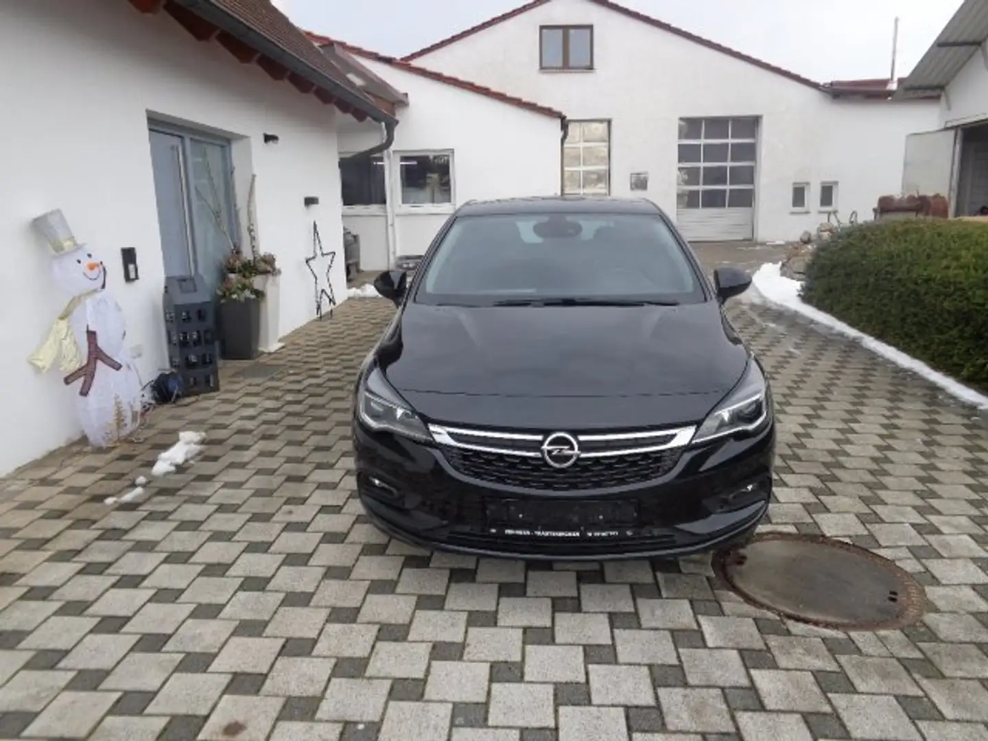 Opel Astra Innovation Schwarz - 1