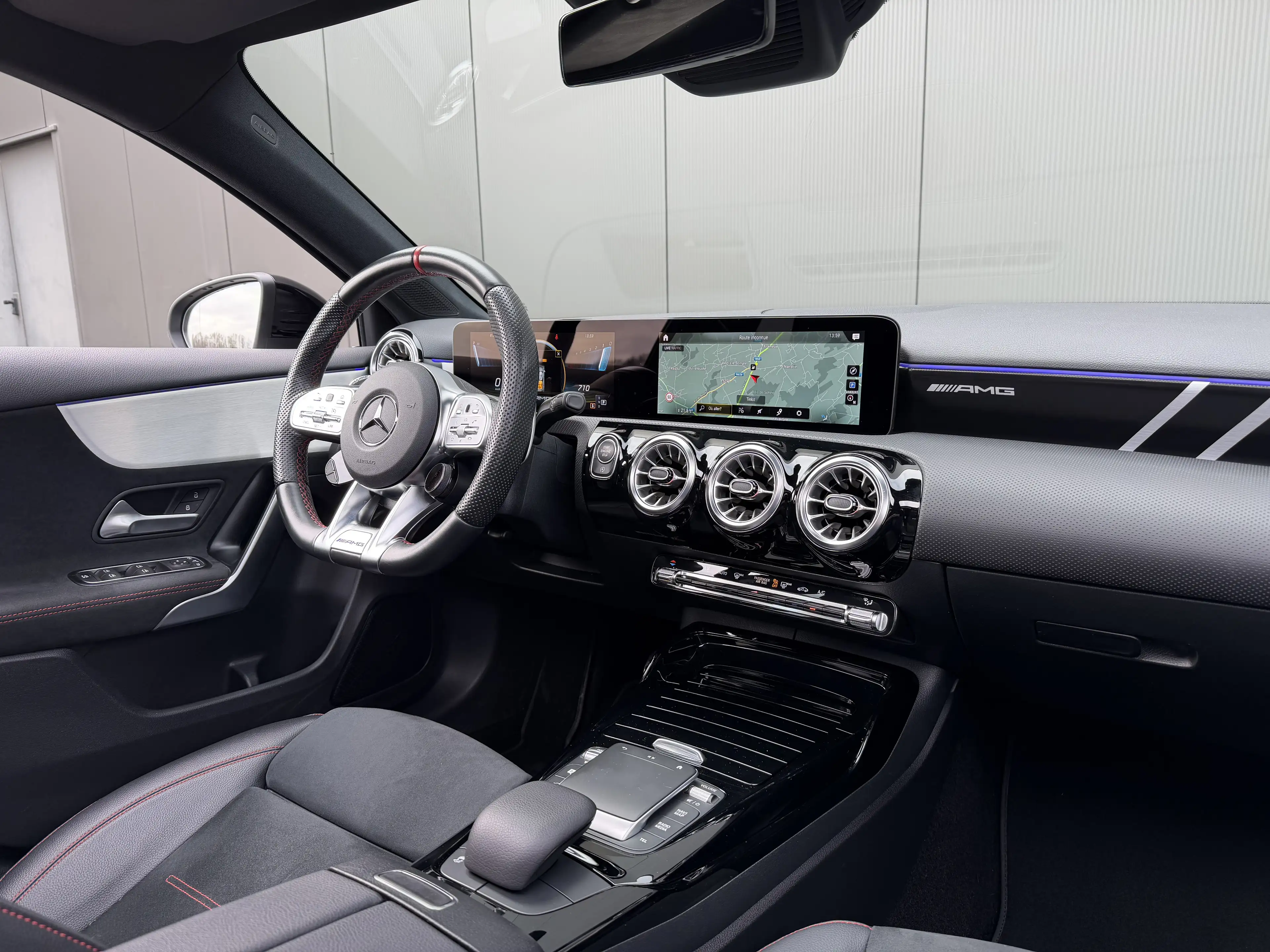 Mercedes-Benz A 35 AMG 4-Matic 306cv - Pack Aero - Toit ouvrant - Camera — photo 14