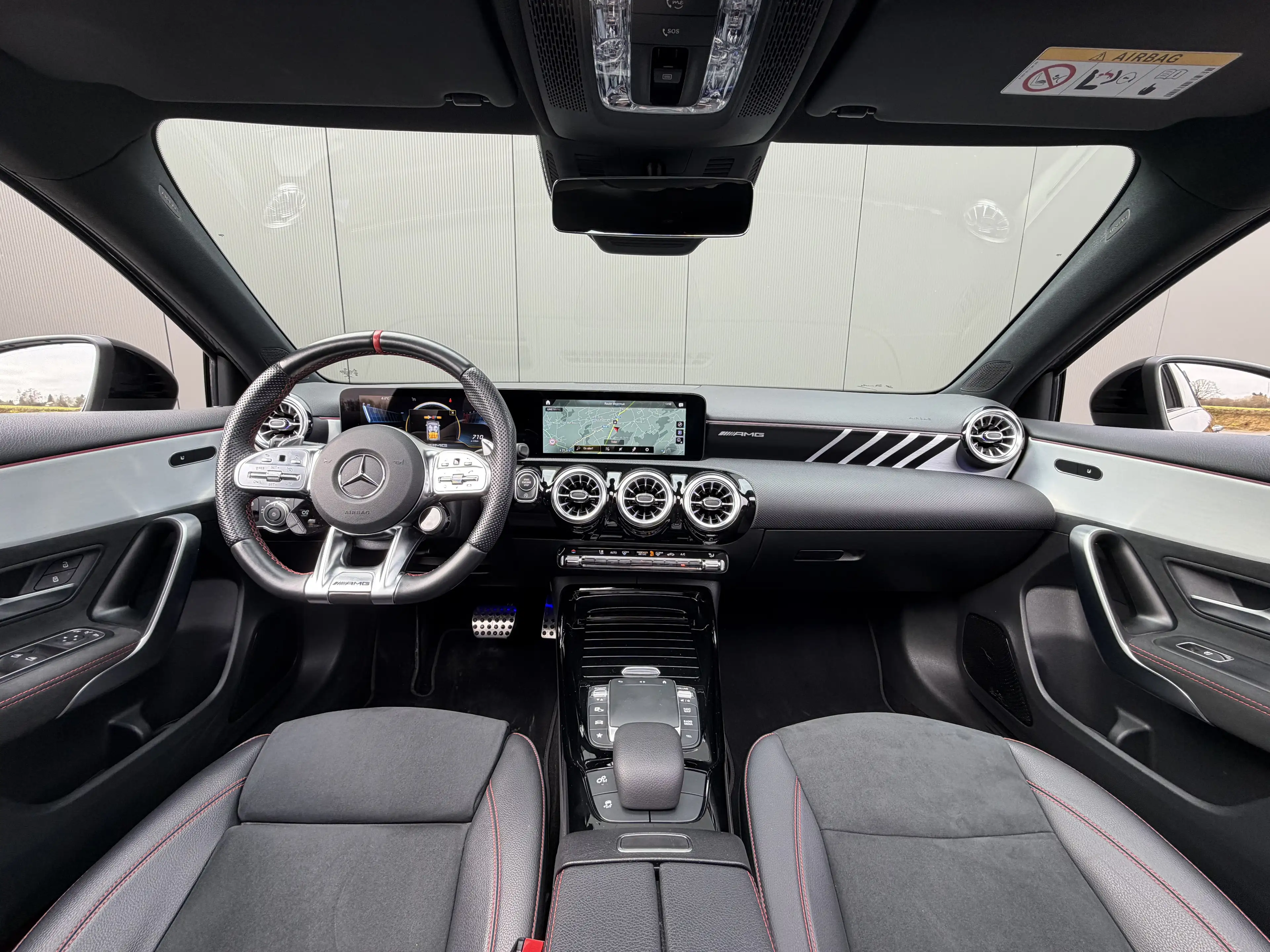 Mercedes-Benz A 35 AMG 4-Matic 306cv - Pack Aero - Toit ouvrant - Camera — photo 13