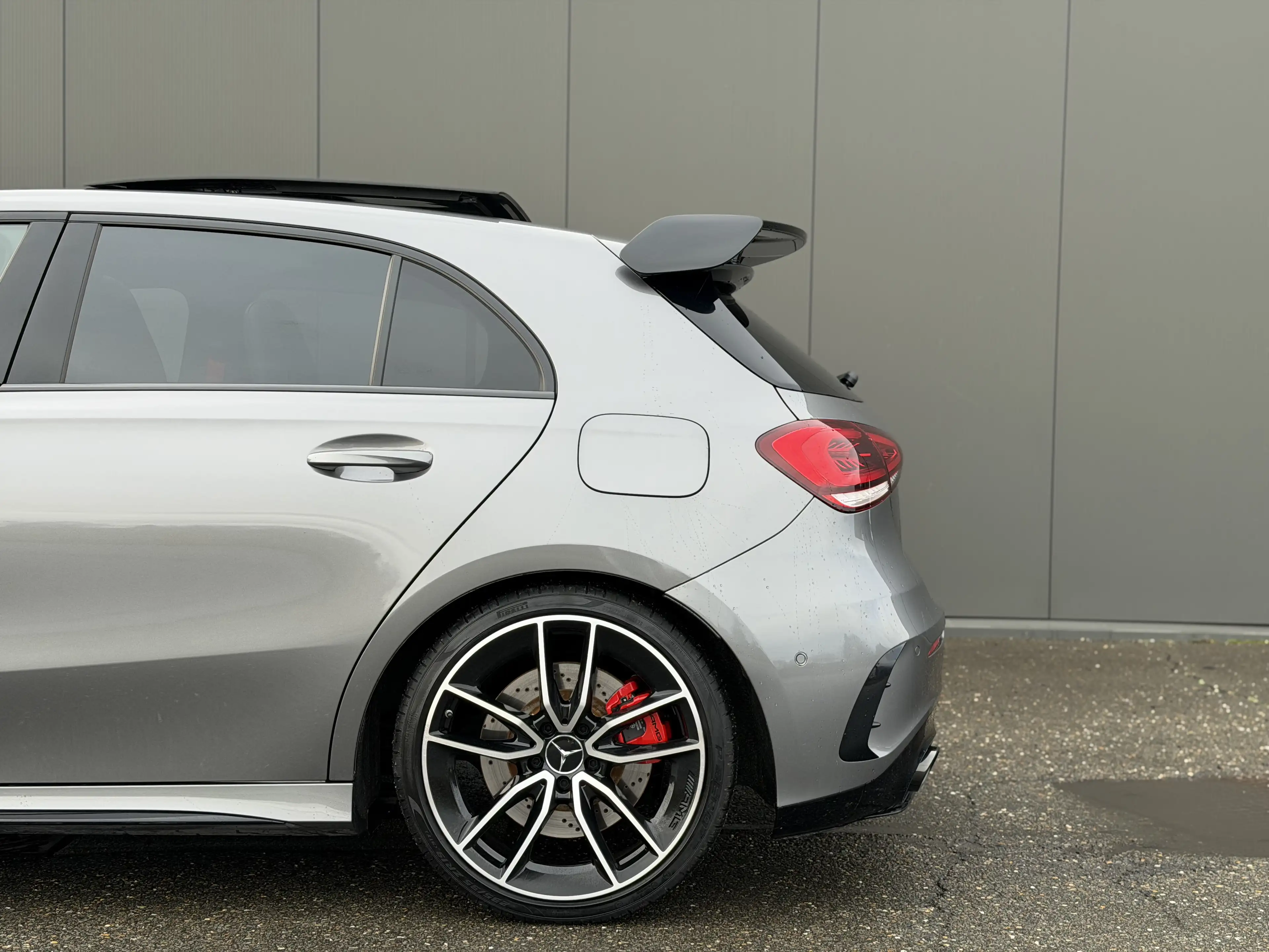 Mercedes-Benz A 35 AMG 4-Matic 306cv - Pack Aero - Toit ouvrant - Camera — photo 10