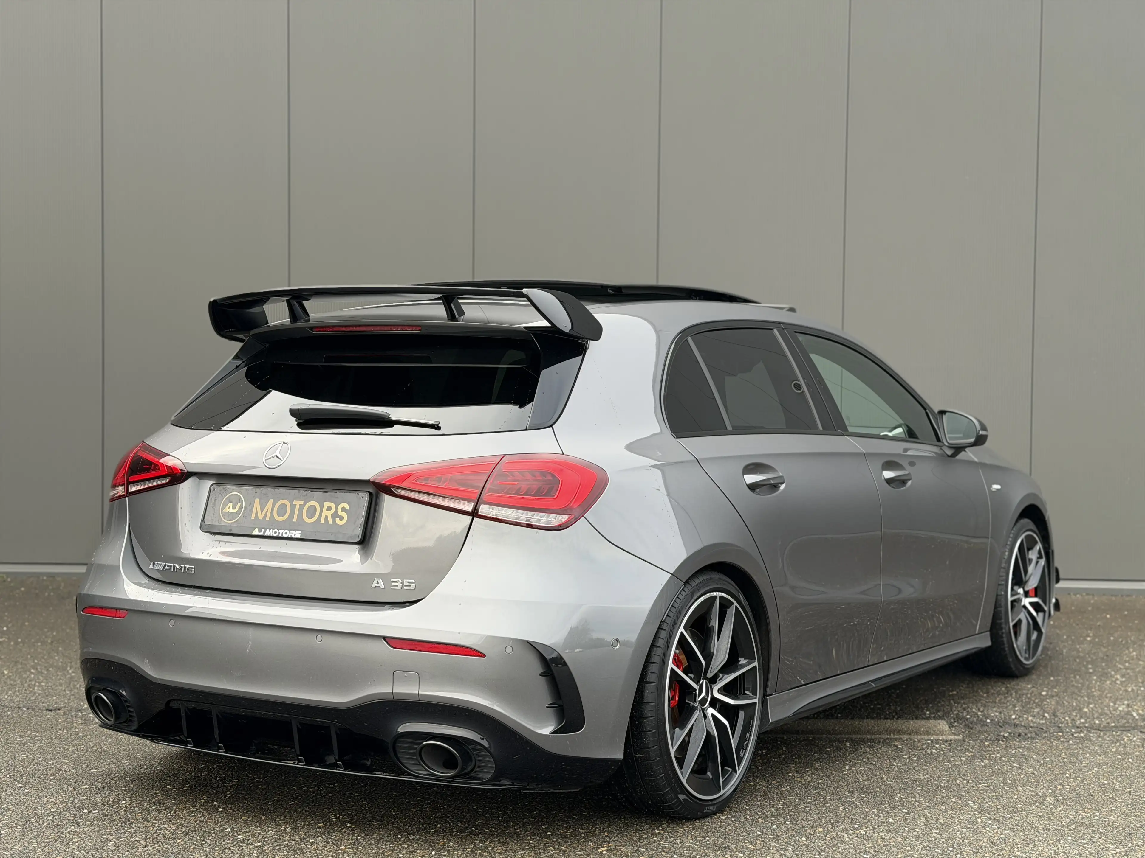 Mercedes-Benz A 35 AMG 4-Matic 306cv - Pack Aero - Toit ouvrant - Camera — photo 2