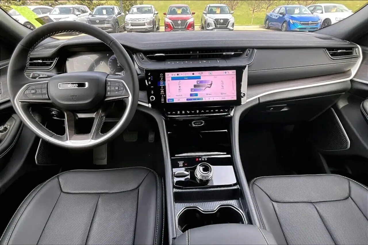 Jeep Grand Cherokee снимка Jeep Grand Cherokee