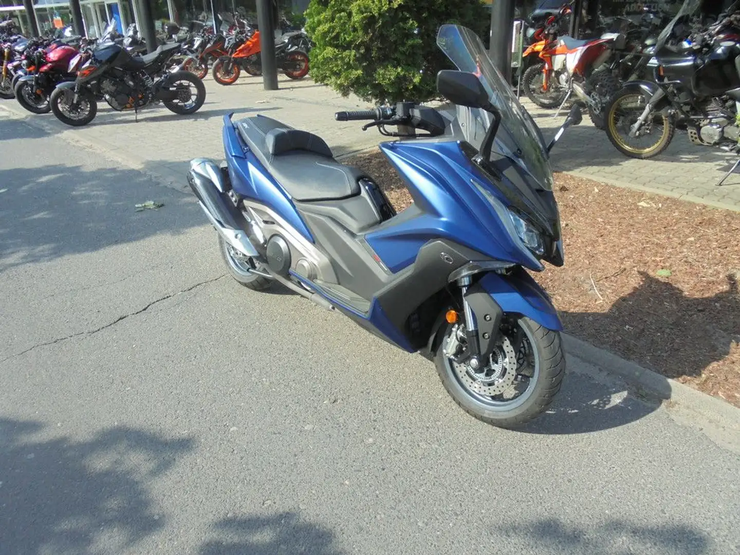 Kymco AK 550 Azul - 1