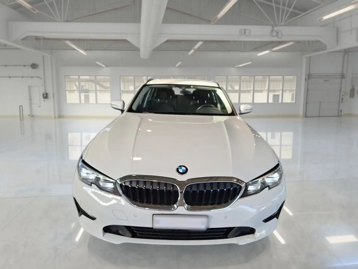 BMW 318 318d MH48V Business Advantage Auto Touring - 2