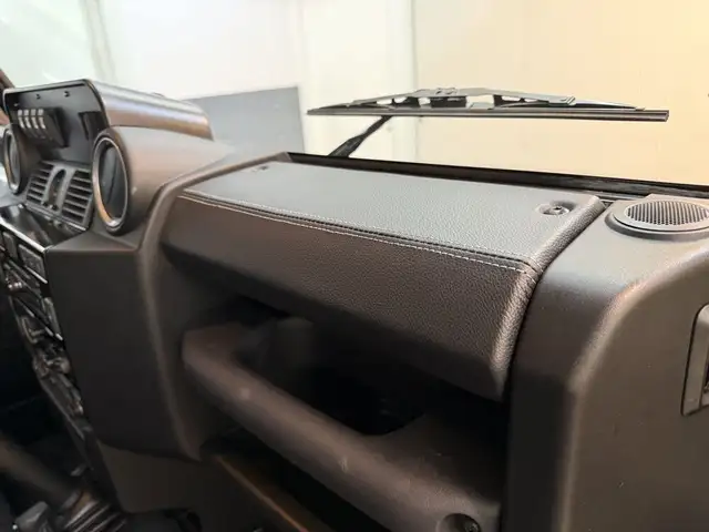 Land Rover Defender 90'' Station Wagon SE 2,2 Ansicht 37