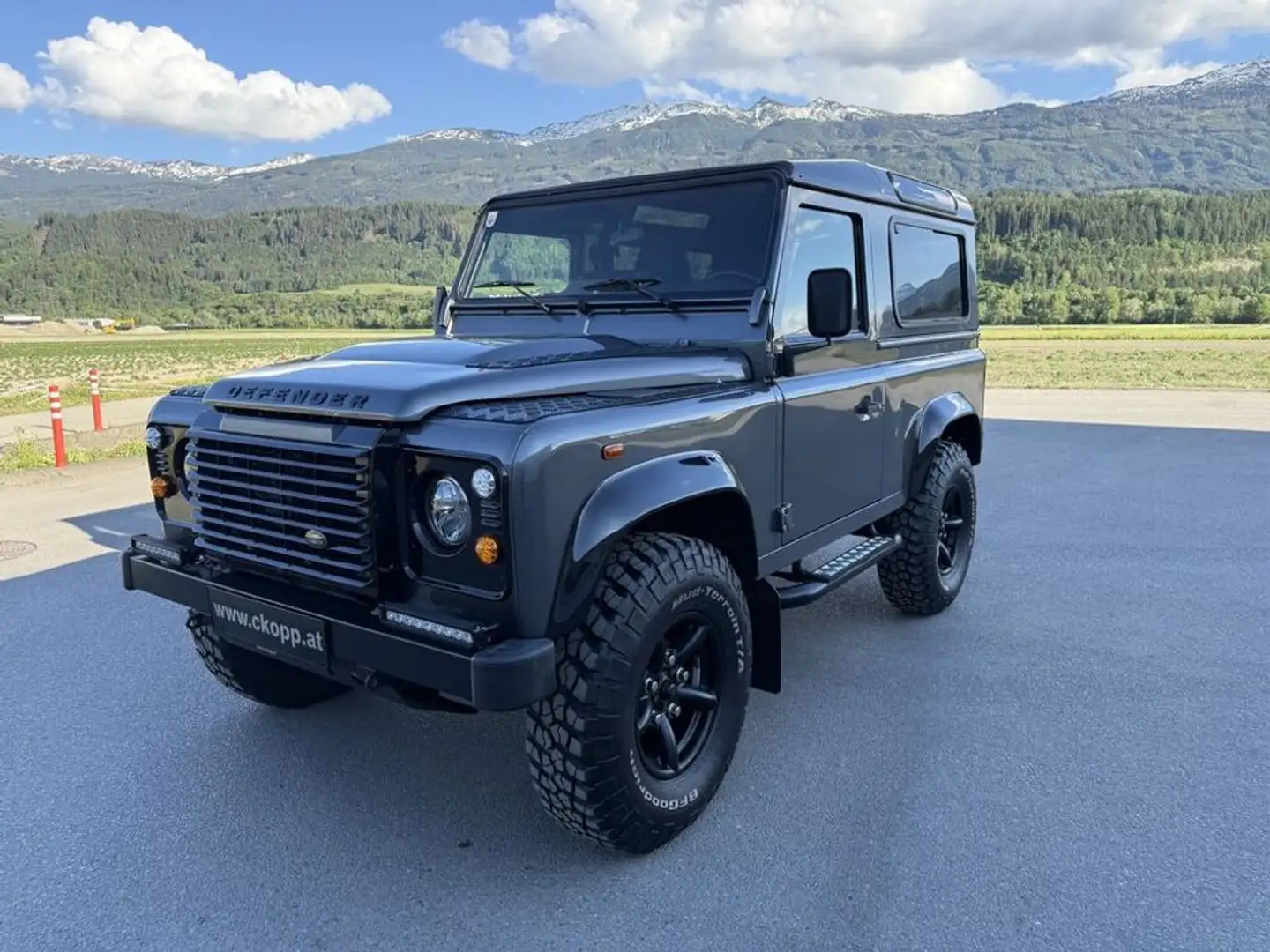 Land Rover Defender 90'' Station Wagon SE 2,2 Grau - 1