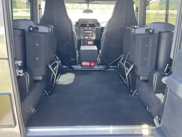 Land Rover Defender 90'' Station Wagon SE 2,2 Ansicht 25