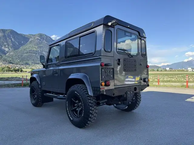 Land Rover Defender 90'' Station Wagon SE 2,2 Ansicht 29