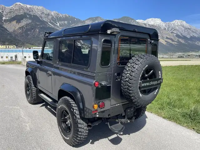 Land Rover Defender 90'' Station Wagon SE 2,2 Ansicht 15