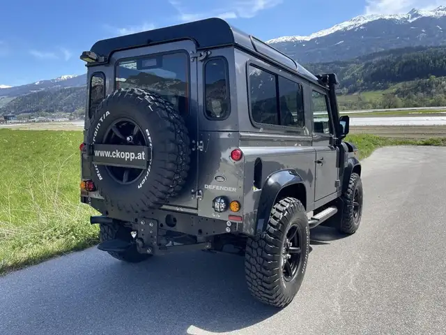 Land Rover Defender 90'' Station Wagon SE 2,2 Ansicht 18